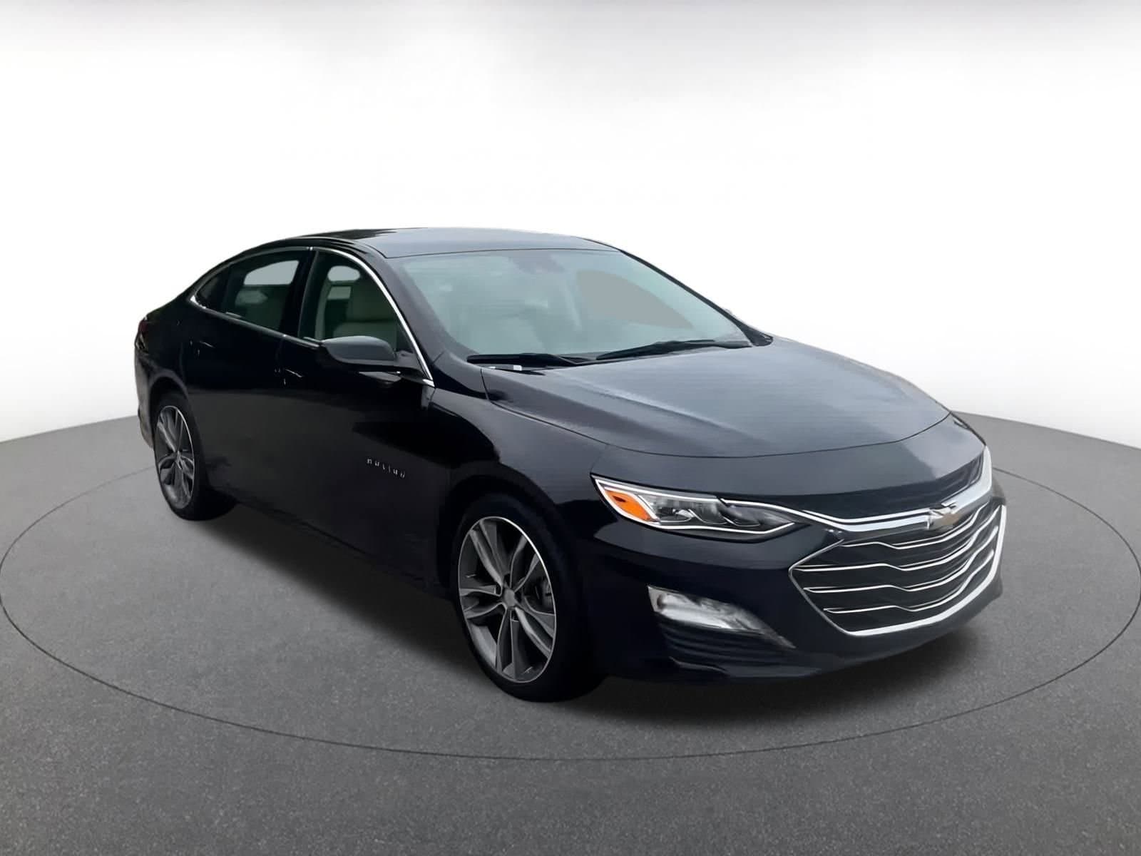 Thumbnail: 2024 Chevrolet Malibu - 3
