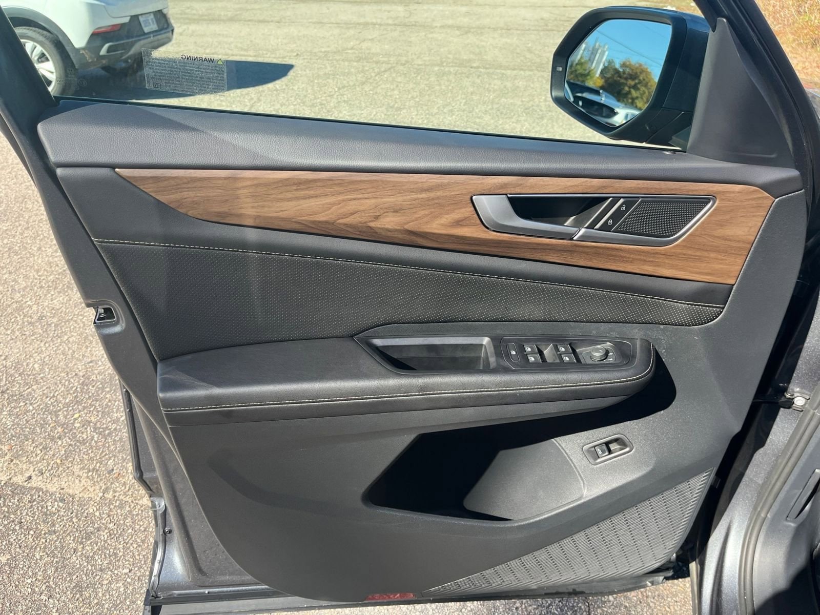 Thumbnail: 2025 Volkswagen Atlas - 25