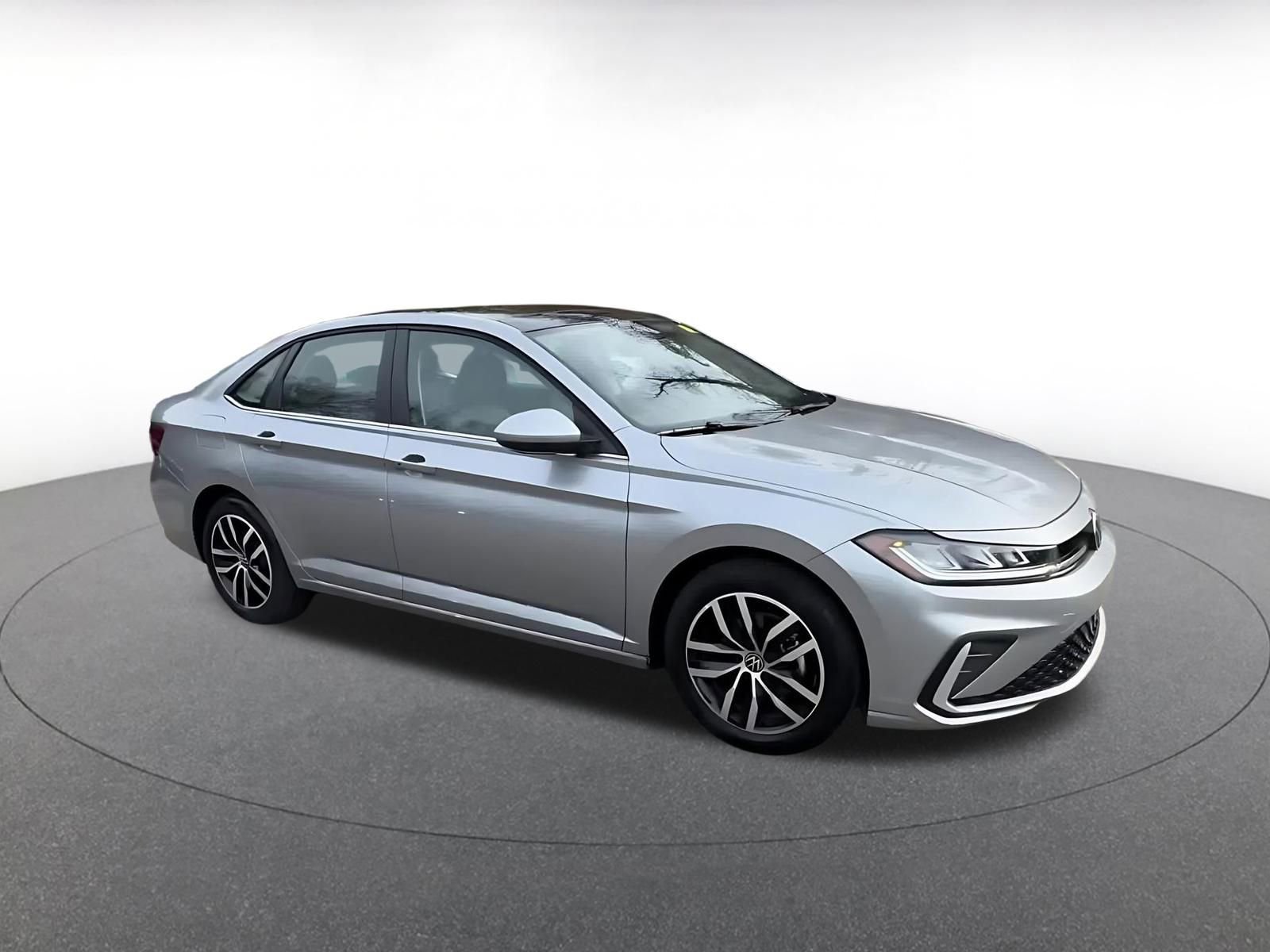 Thumbnail: 2025 Volkswagen Jetta - 2