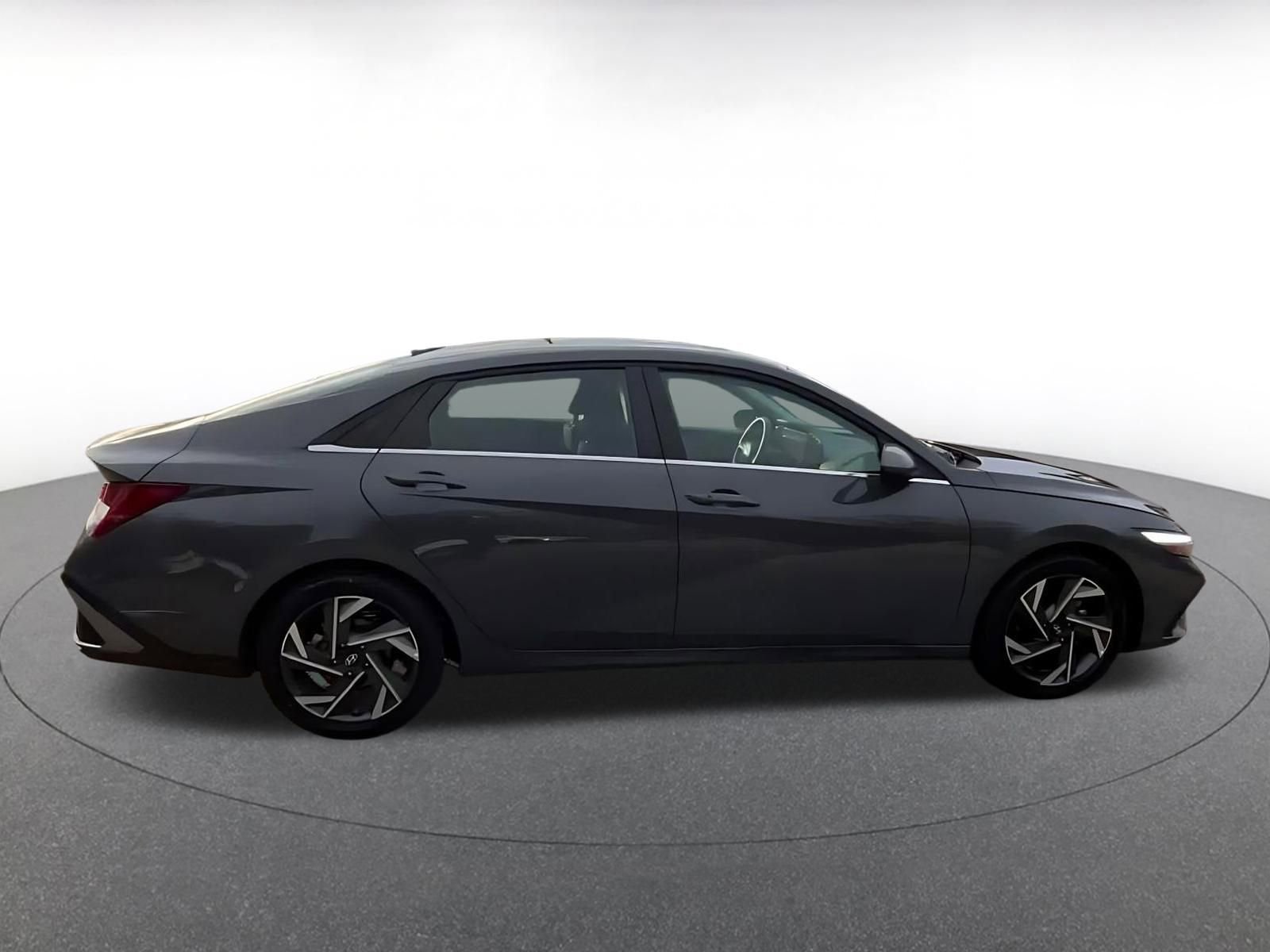 Thumbnail: 2025 Hyundai Elantra - 16