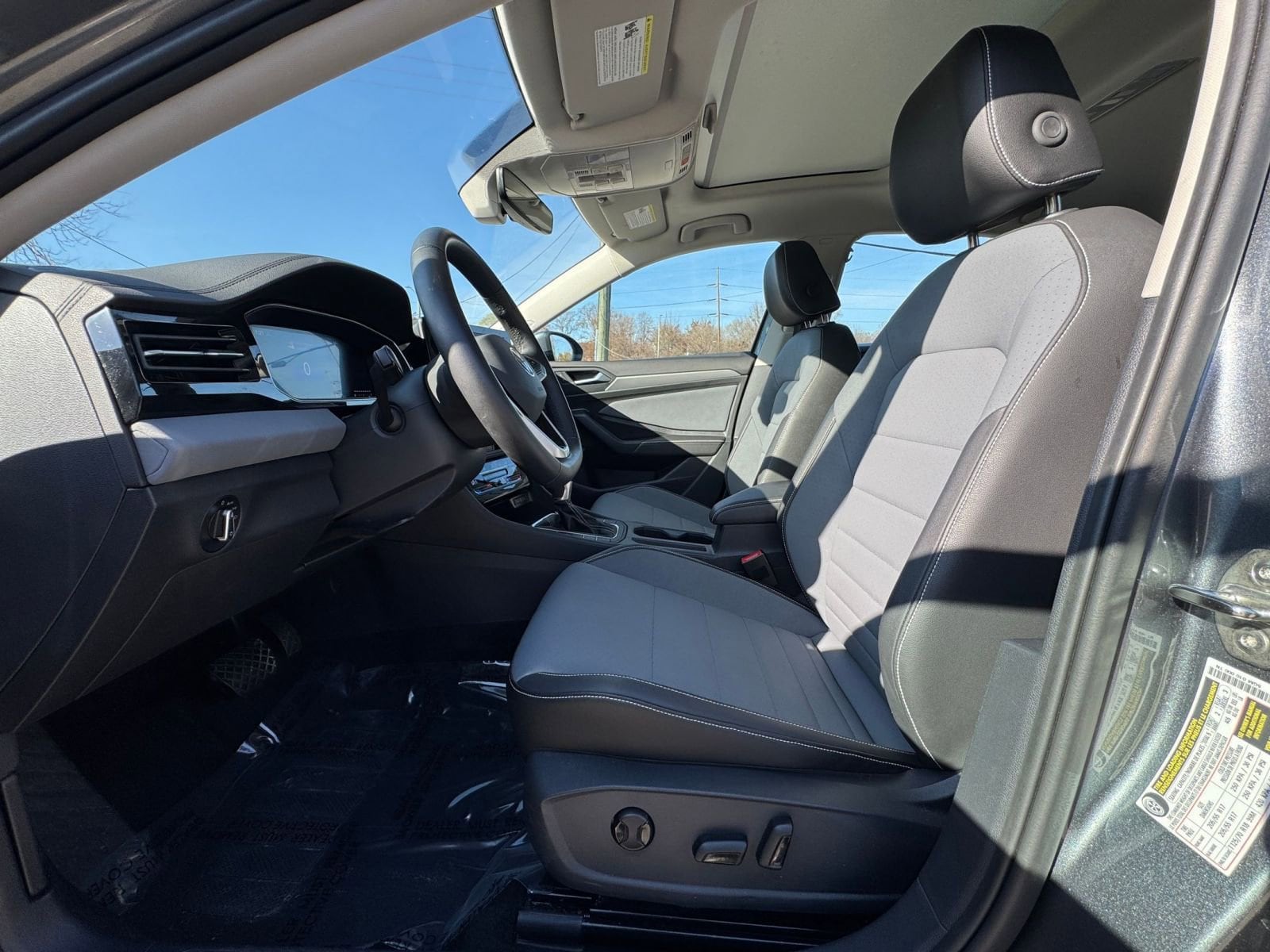 Thumbnail: 2025 Volkswagen Jetta - 22