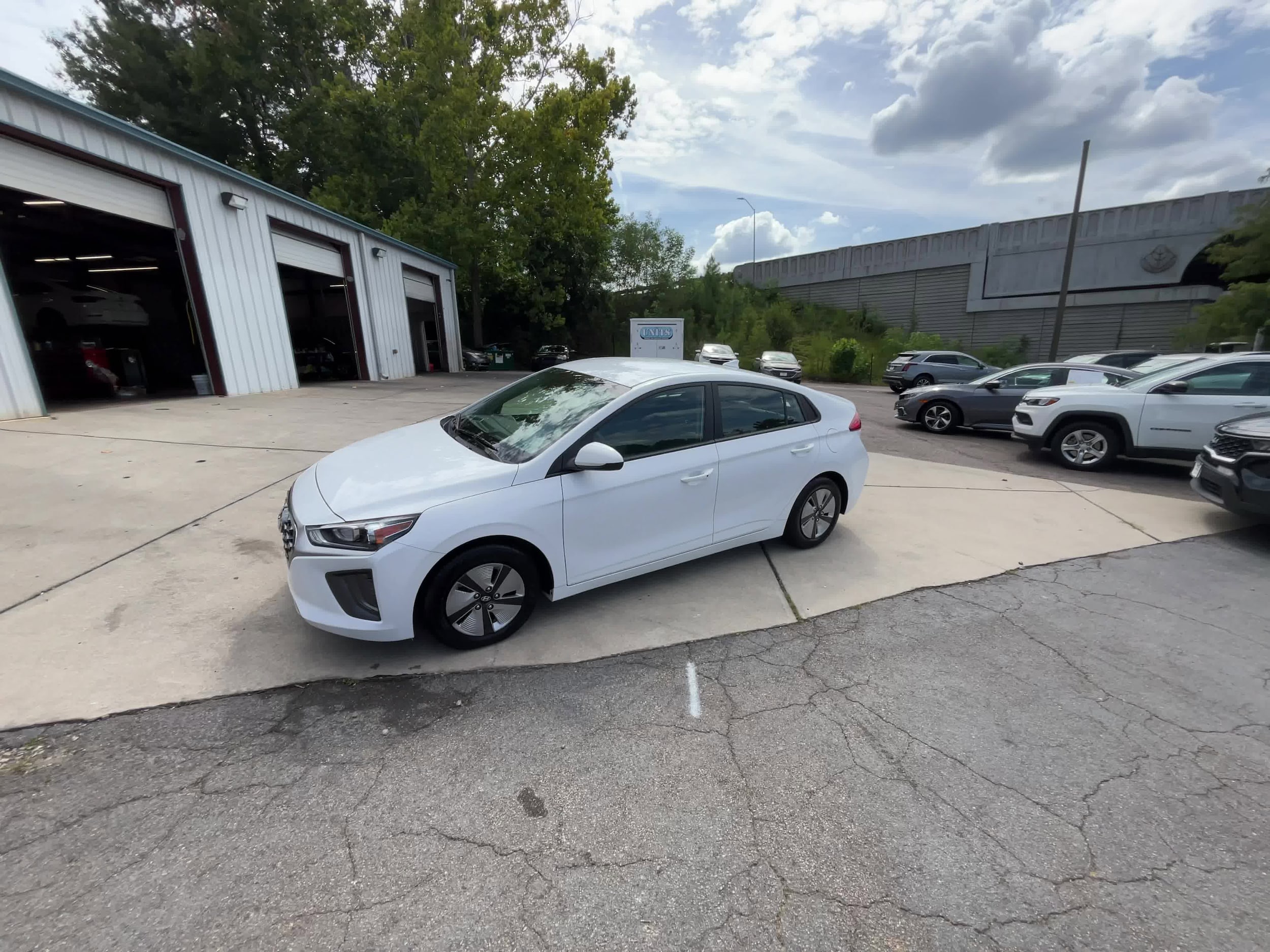 2022 Hyundai Ioniq Blue 9