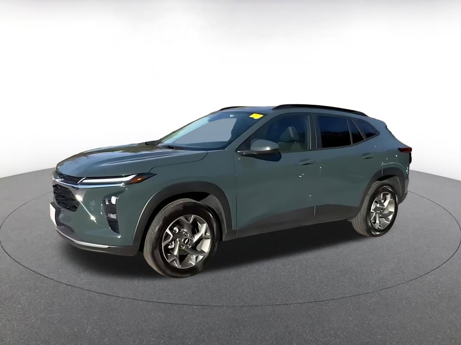 Thumbnail: 2025 Chevrolet Trax - 8