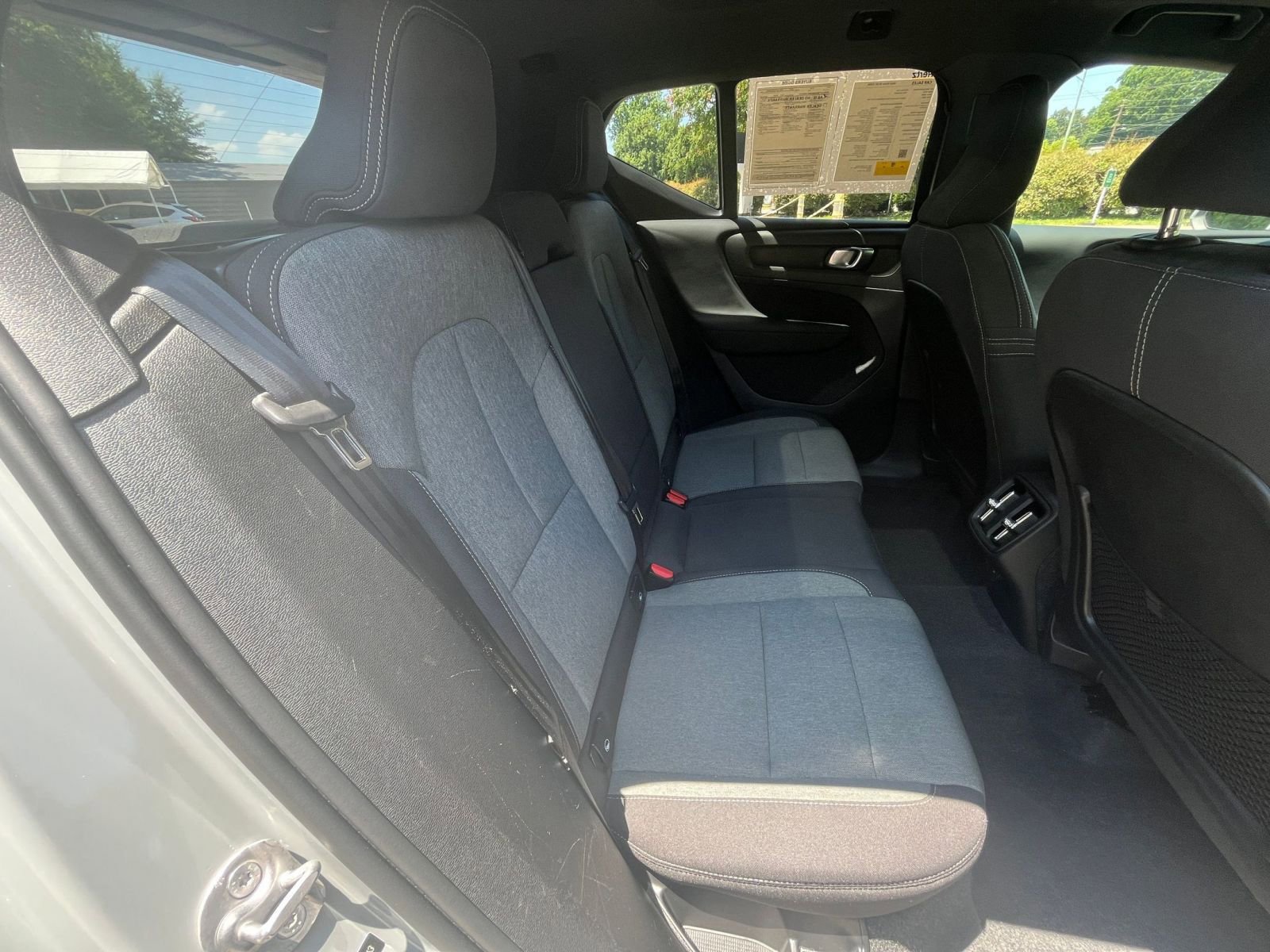 Thumbnail: 2024 Volvo XC40 - 34