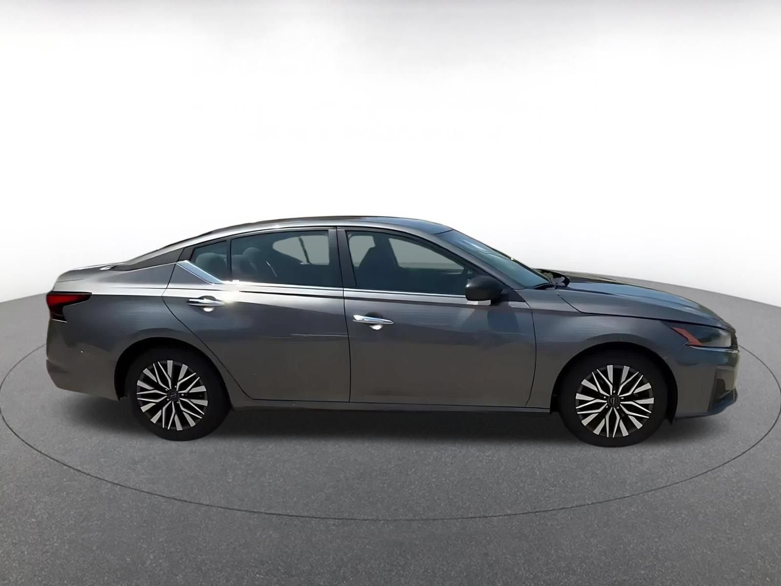 Thumbnail: 2025 Nissan Altima - 16