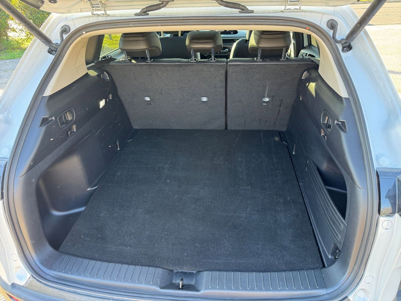 Thumbnail: 2025 Mazda CX-50 - 22