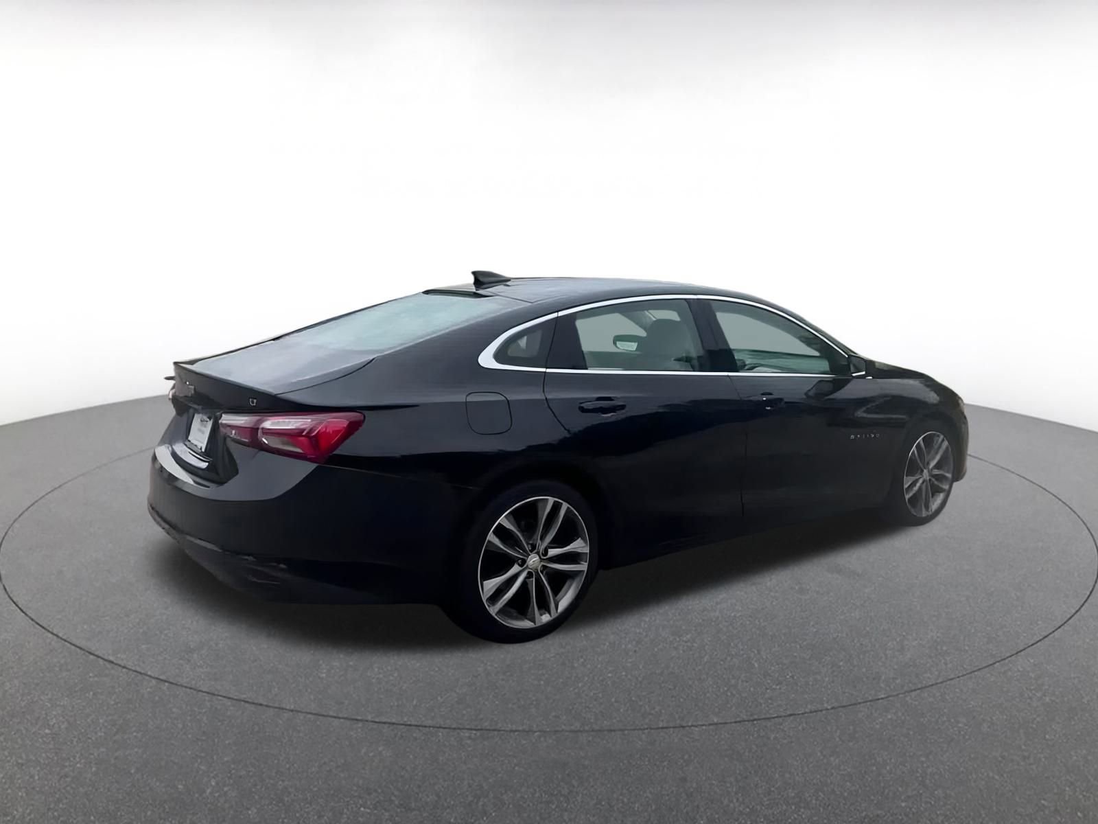 Thumbnail: 2024 Chevrolet Malibu - 12