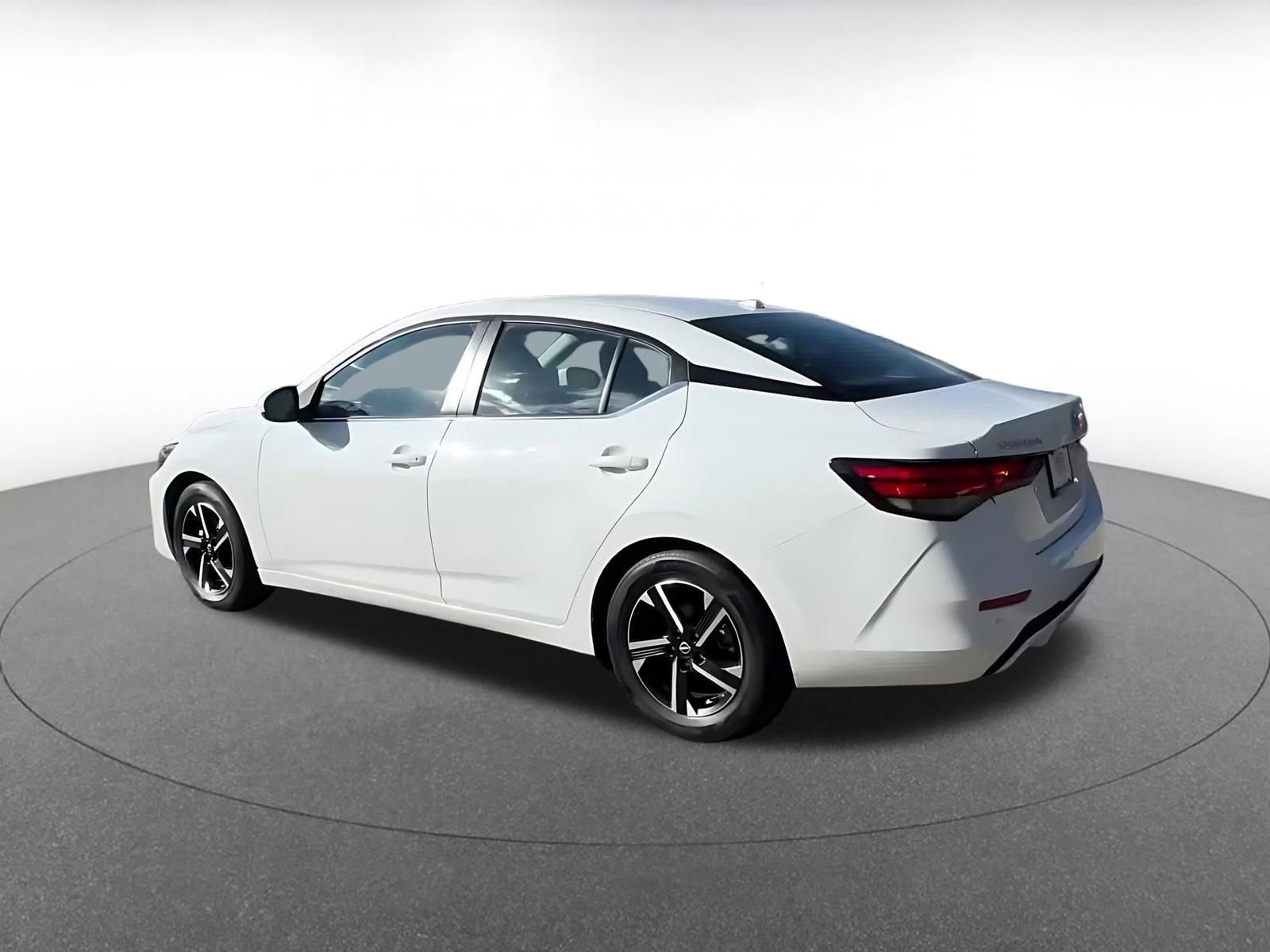 Thumbnail: 2025 Nissan Sentra - 10