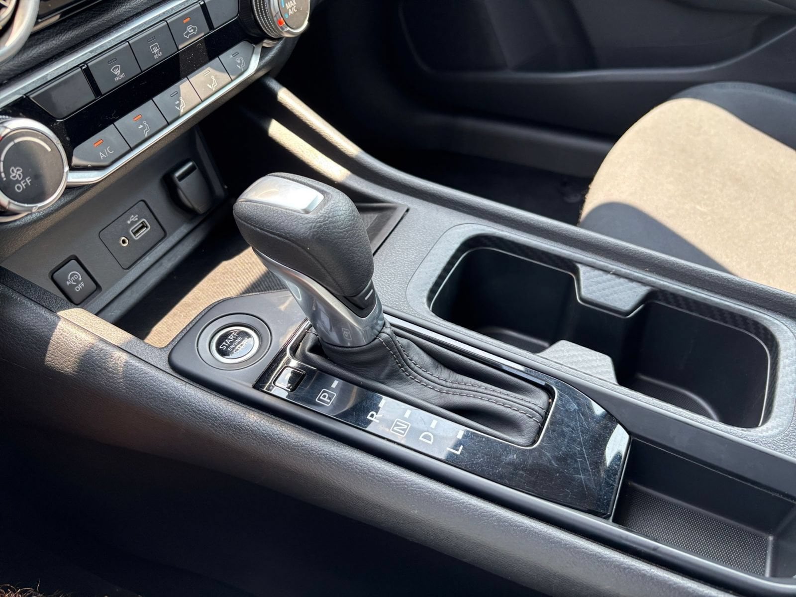 Thumbnail: 2025 Nissan Sentra - 33