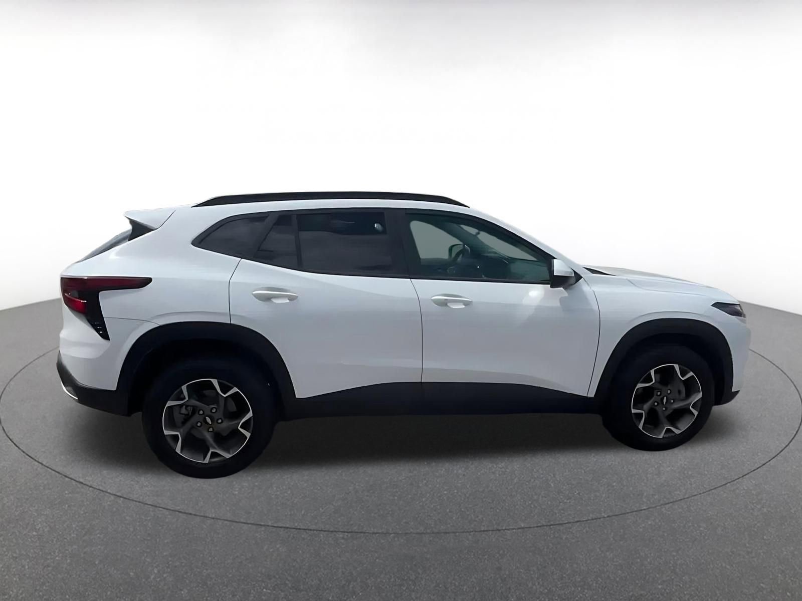 Thumbnail: 2025 Chevrolet Trax - 16