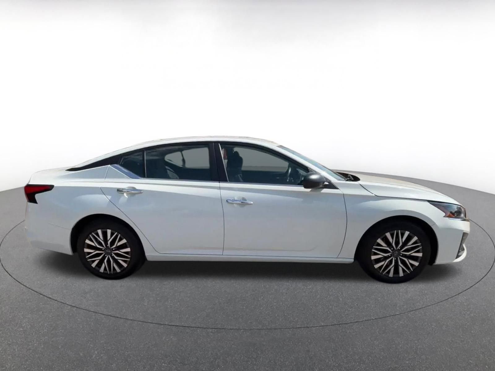 Thumbnail: 2025 Nissan Altima - 16