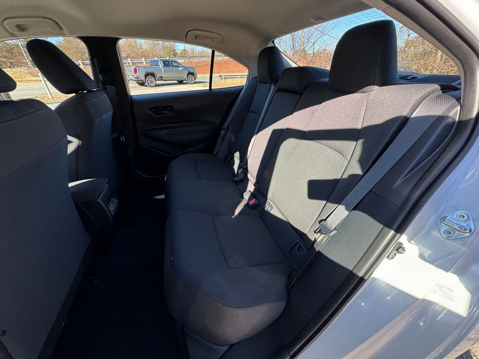 Thumbnail: 2025 Toyota Corolla - 32