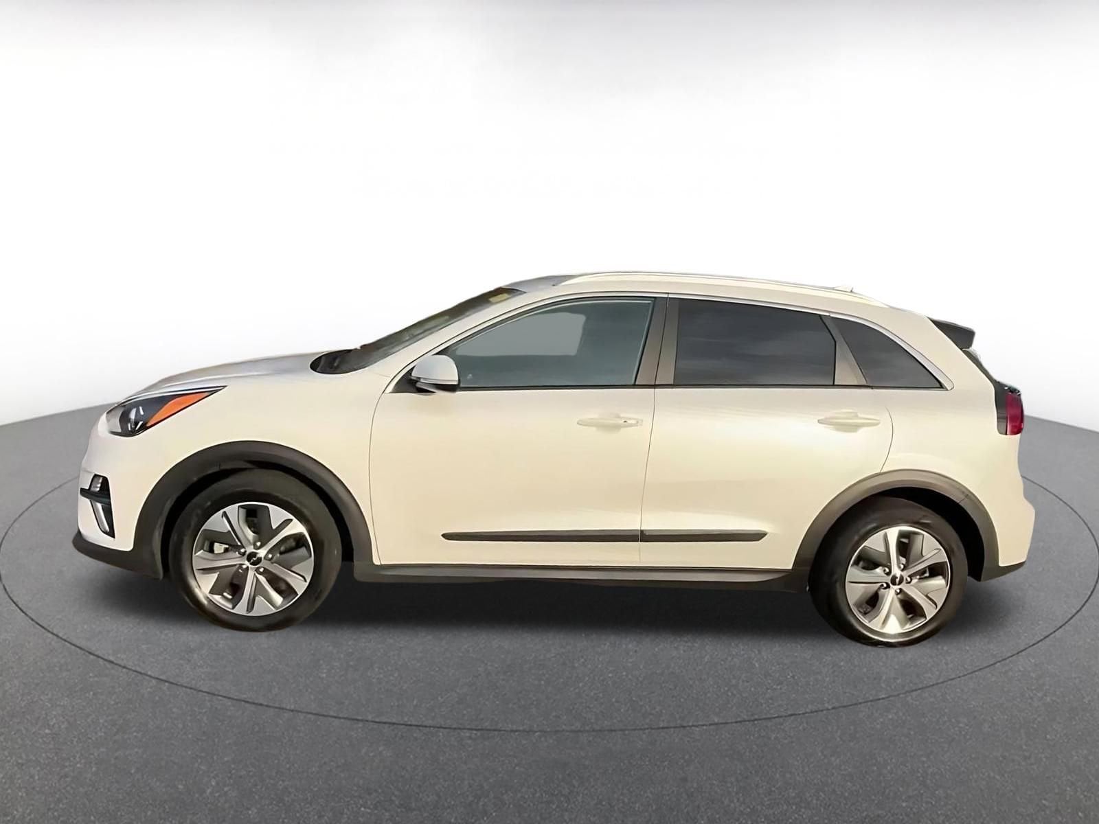 Thumbnail: 2022 Kia Niro - 9