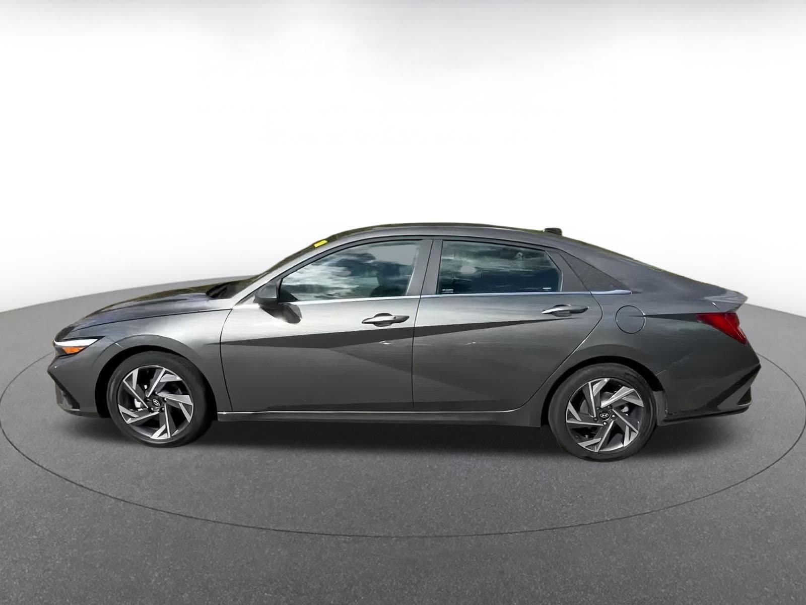 Thumbnail: 2025 Hyundai Elantra - 9