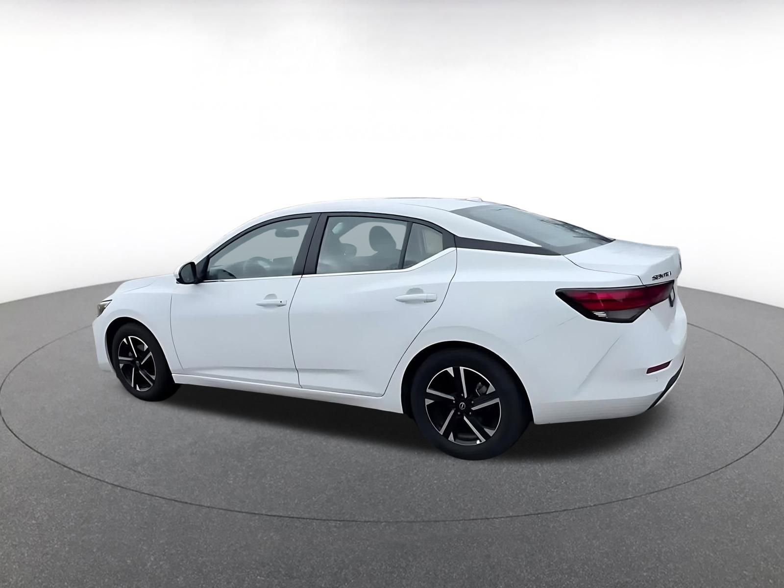 Thumbnail: 2025 Nissan Sentra - 10