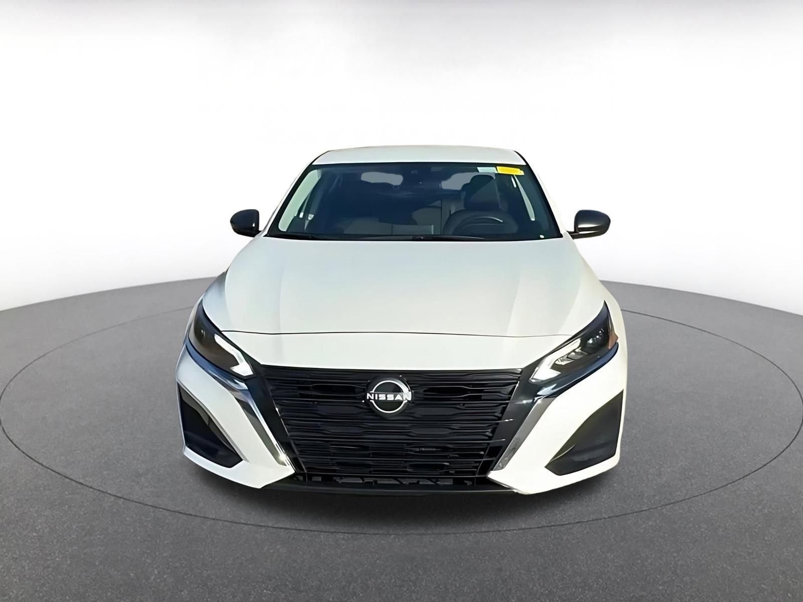 Thumbnail: 2025 Nissan Altima - 4