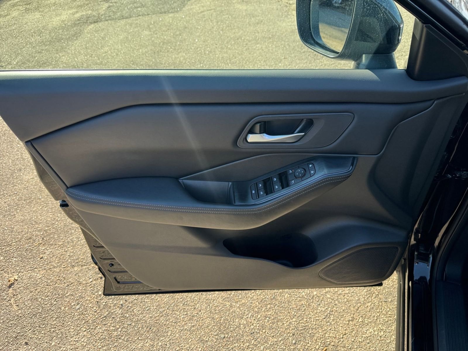 Thumbnail: 2025 Nissan Rogue - 18