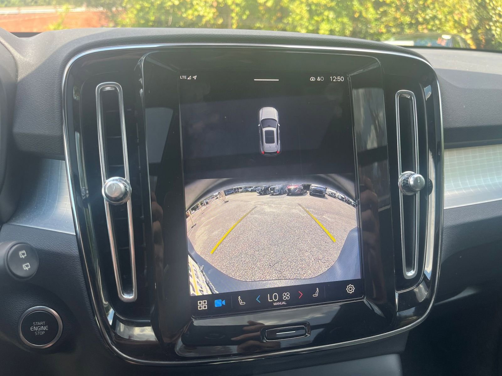 Thumbnail: 2024 Volvo XC40 - 17