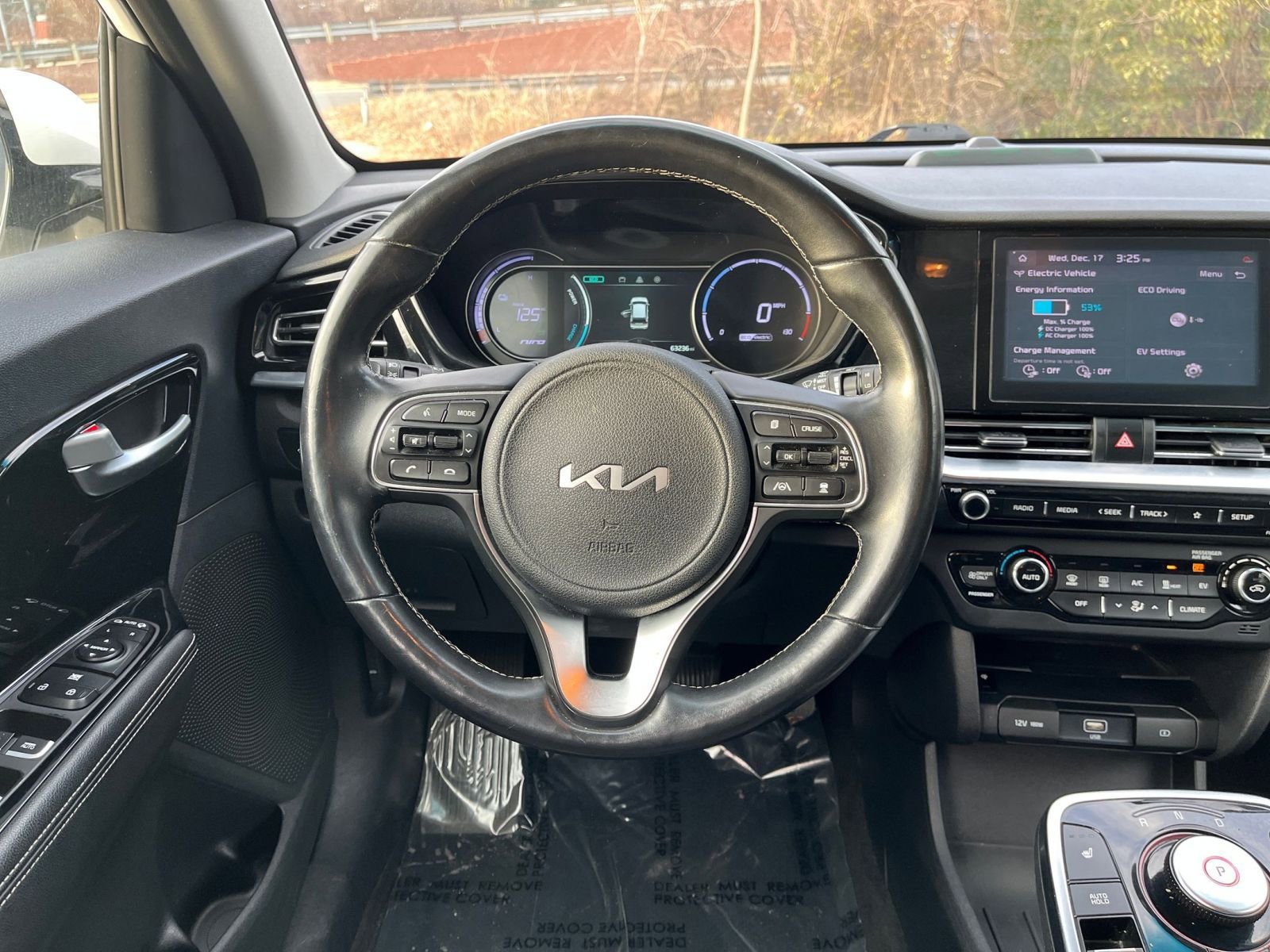 Thumbnail: 2022 Kia Niro - 34