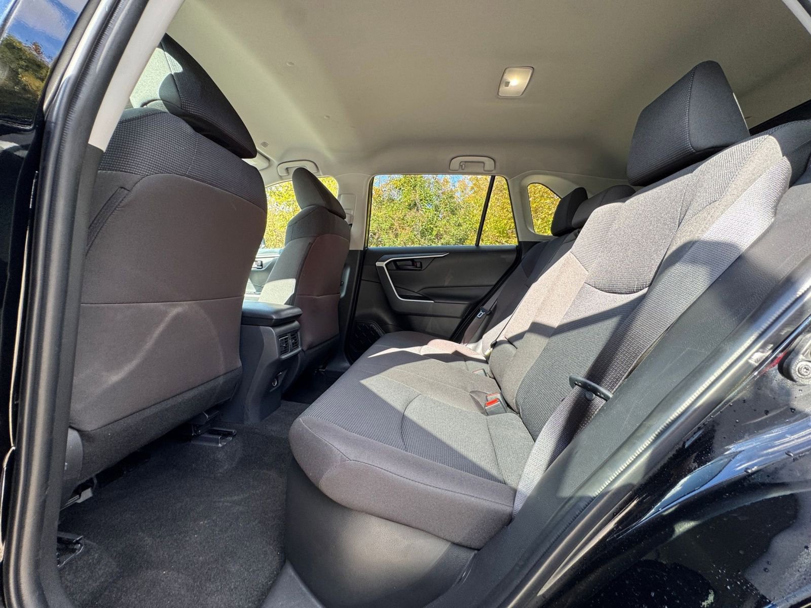 Thumbnail: 2025 Toyota RAV4 - 21