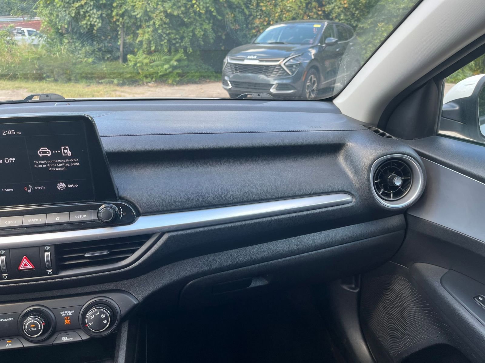 Thumbnail: 2023 Kia Forte - 30