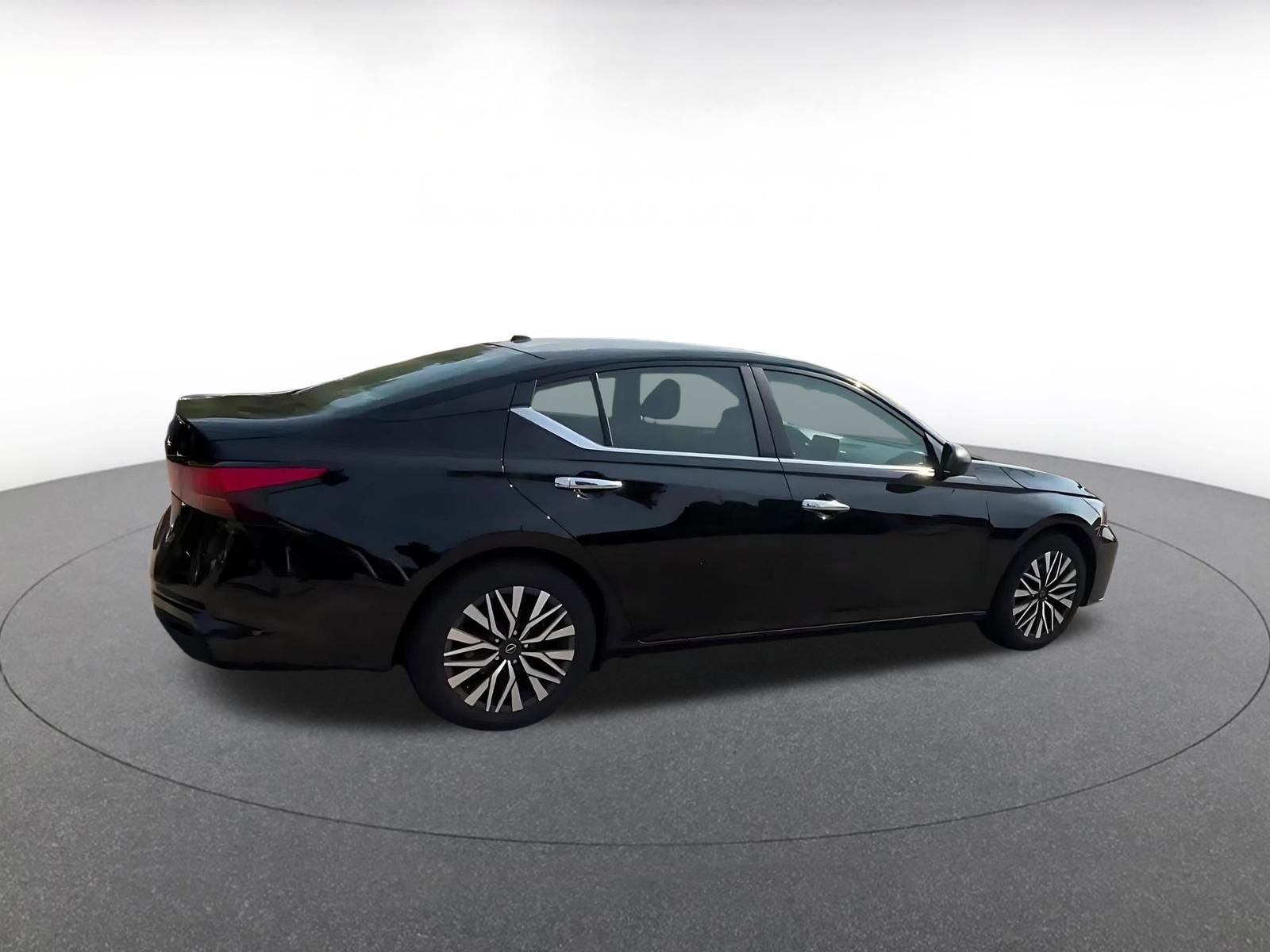 Thumbnail: 2025 Nissan Altima - 15
