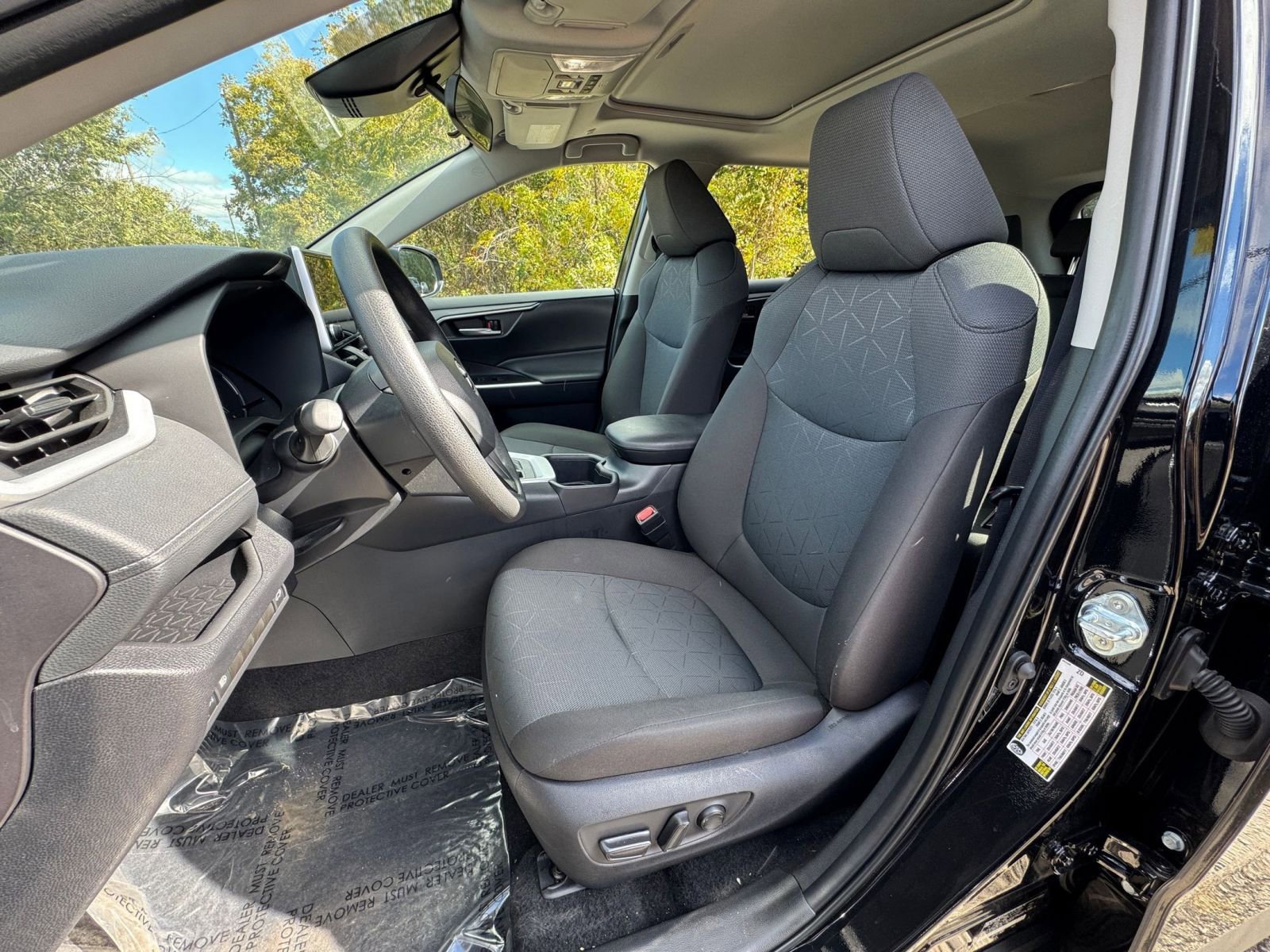 Thumbnail: 2025 Toyota RAV4 - 31