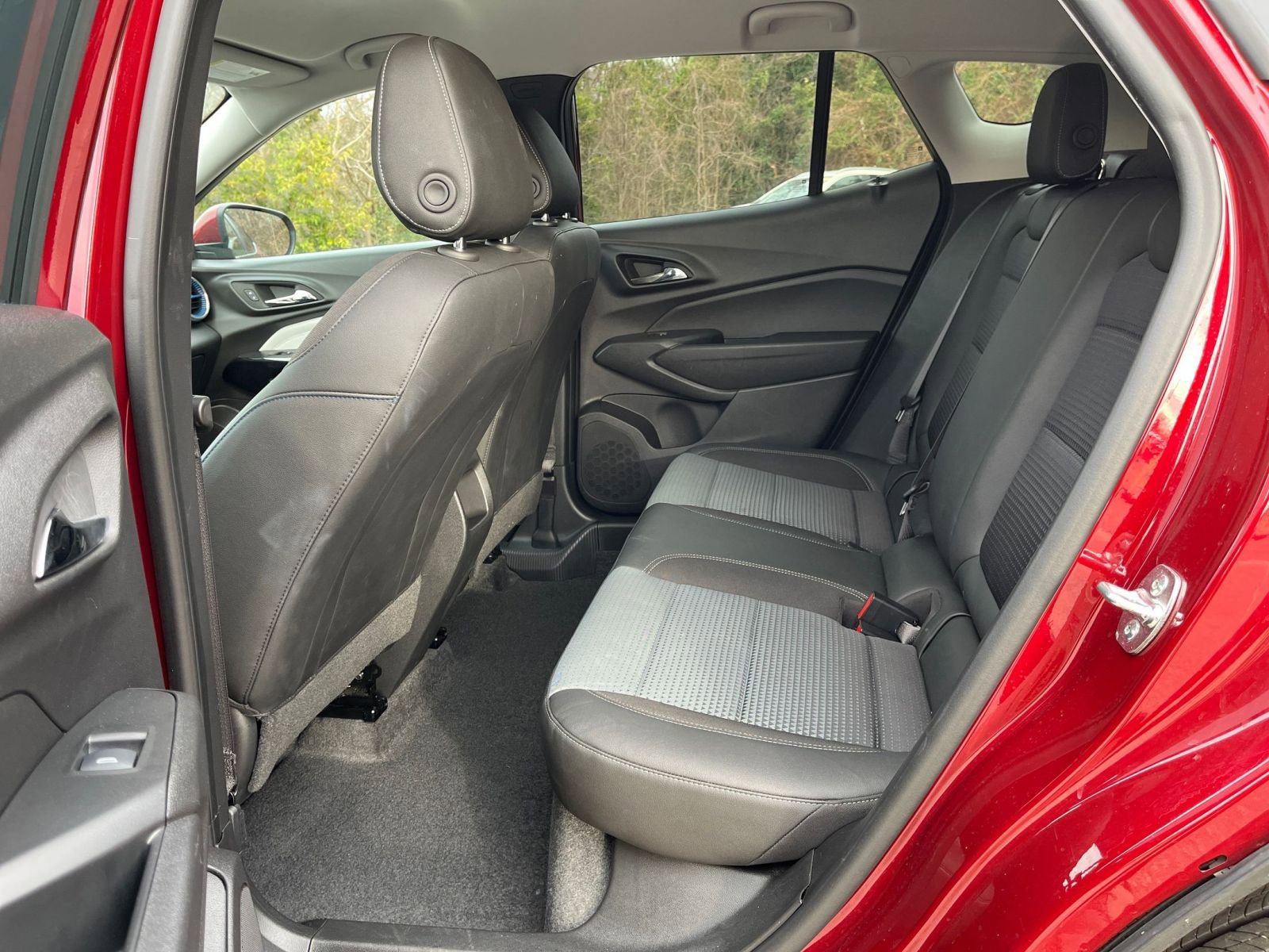 Thumbnail: 2025 Chevrolet Trax - 21