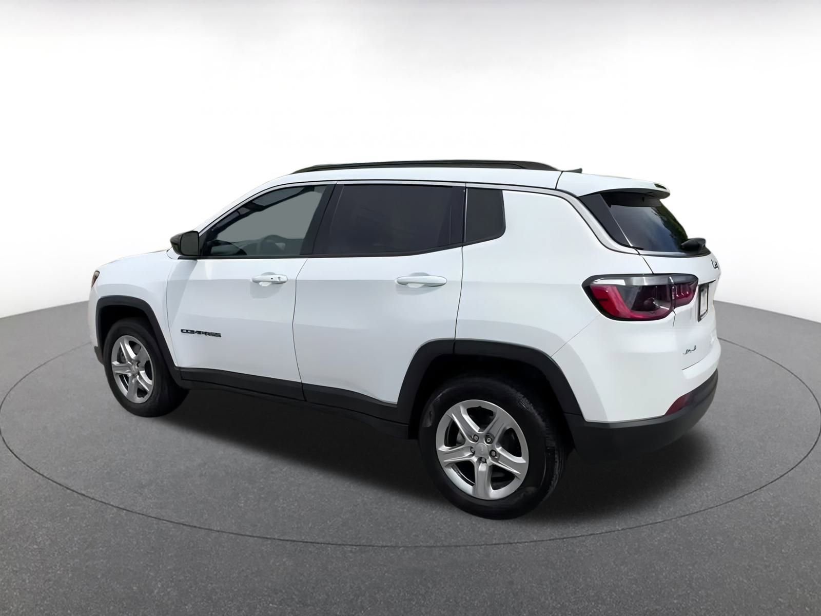 Thumbnail: 2023 Jeep Compass - 10