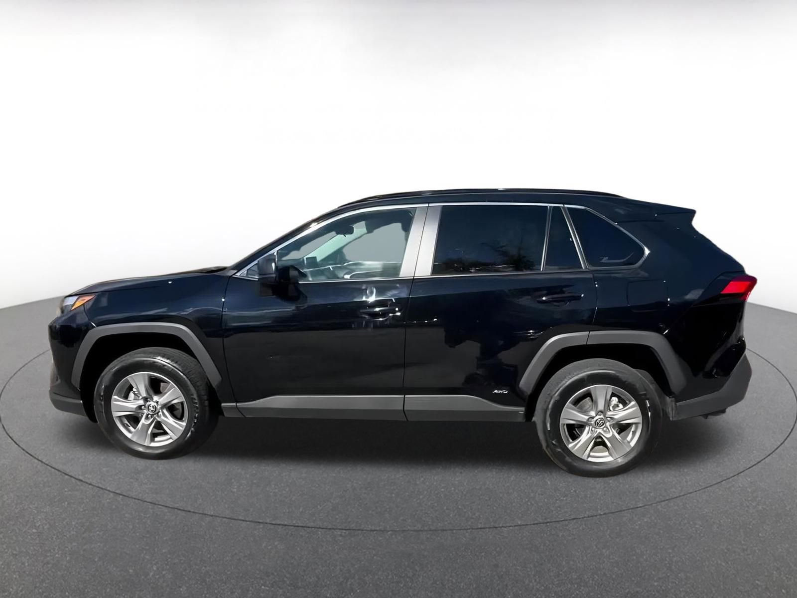 Thumbnail: 2025 Toyota RAV4 - 9