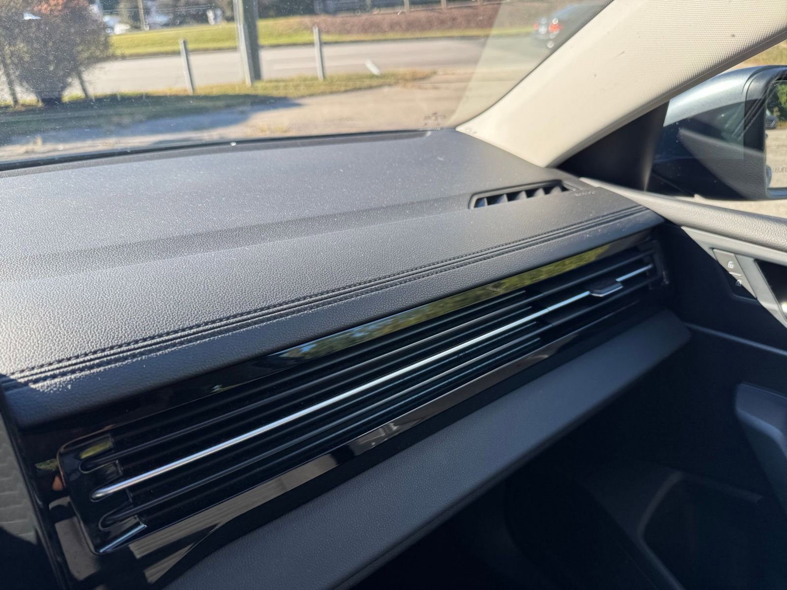 Thumbnail: 2025 Volkswagen Jetta - 30