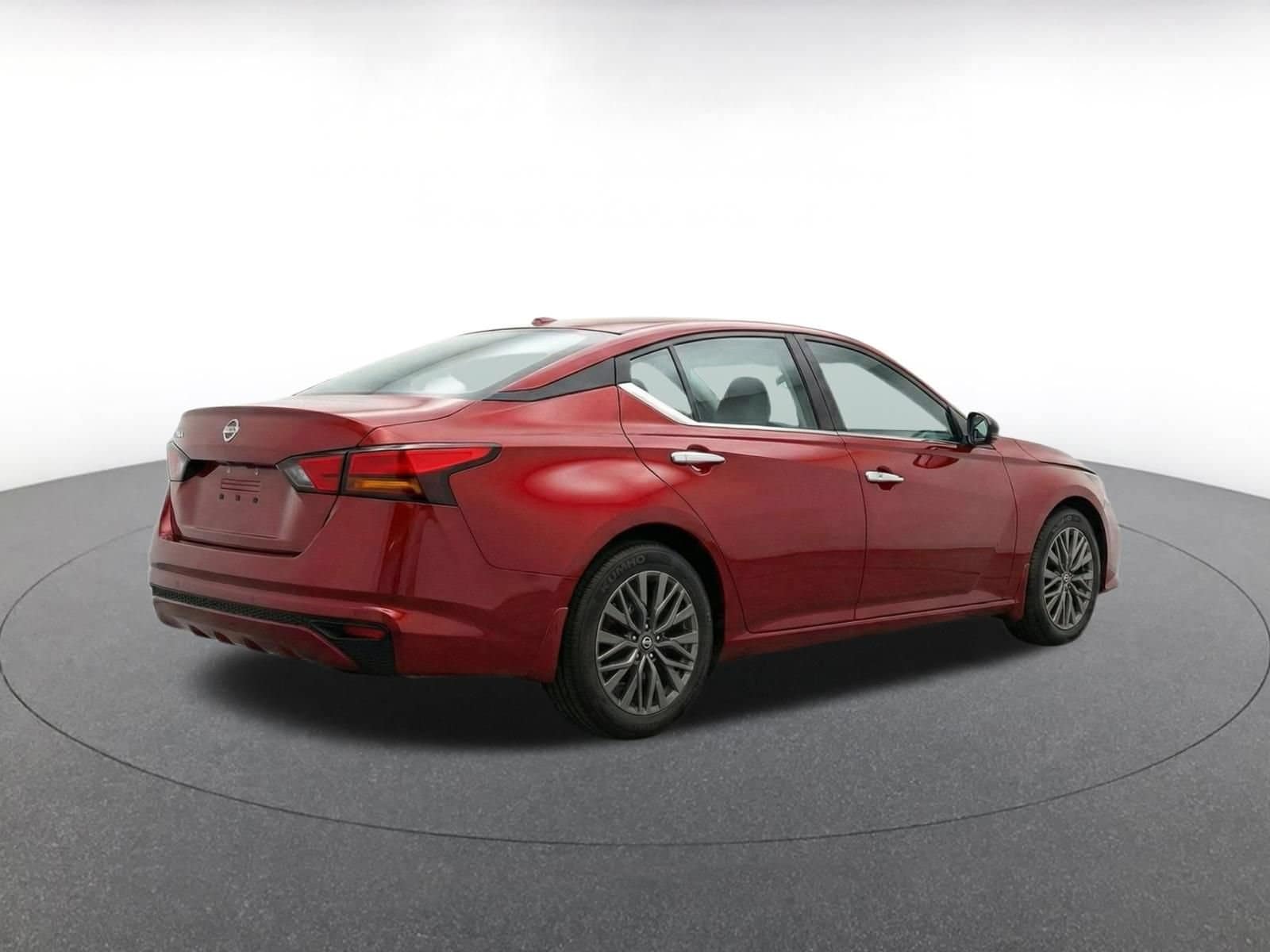 Thumbnail: 2025 Nissan Altima - 9