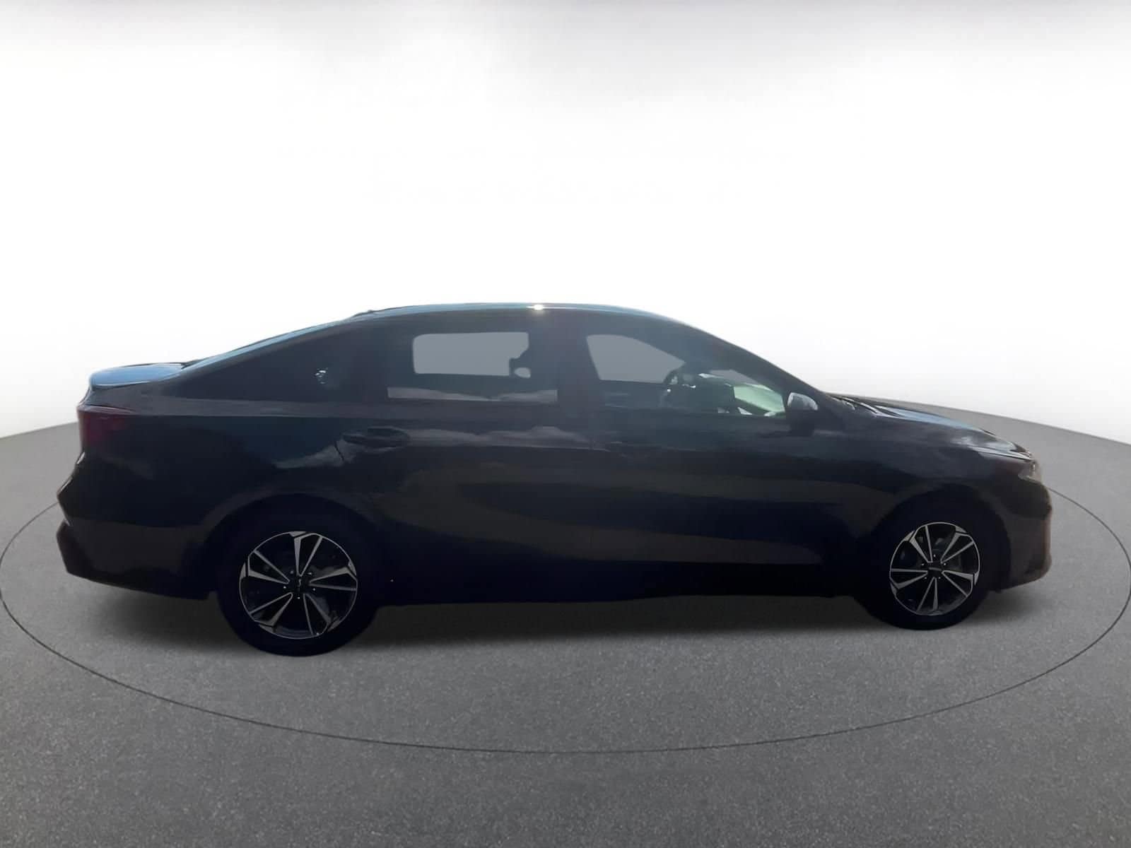 Thumbnail: 2023 Kia Forte - 16