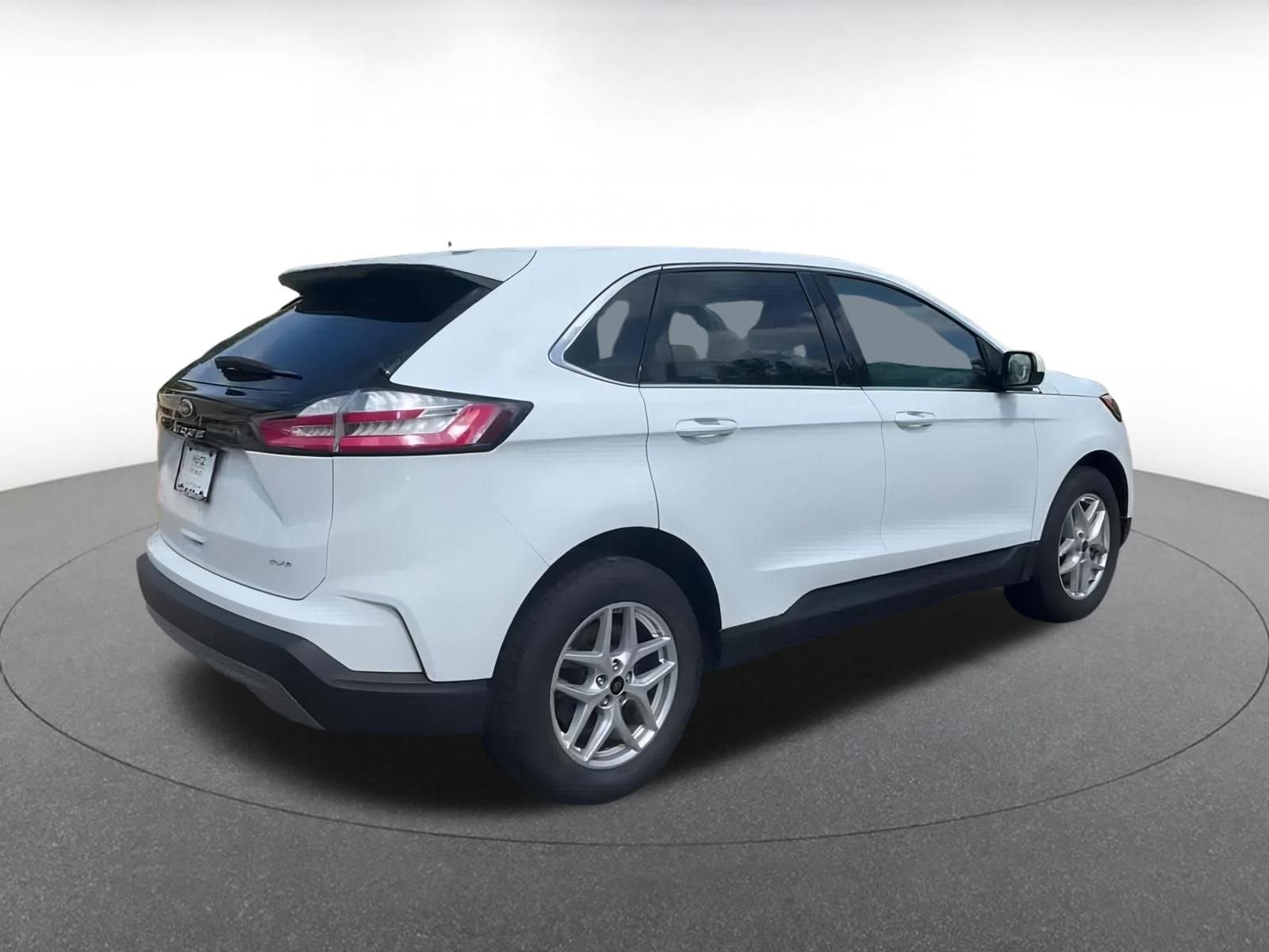 Thumbnail: 2024 Ford Edge - 15