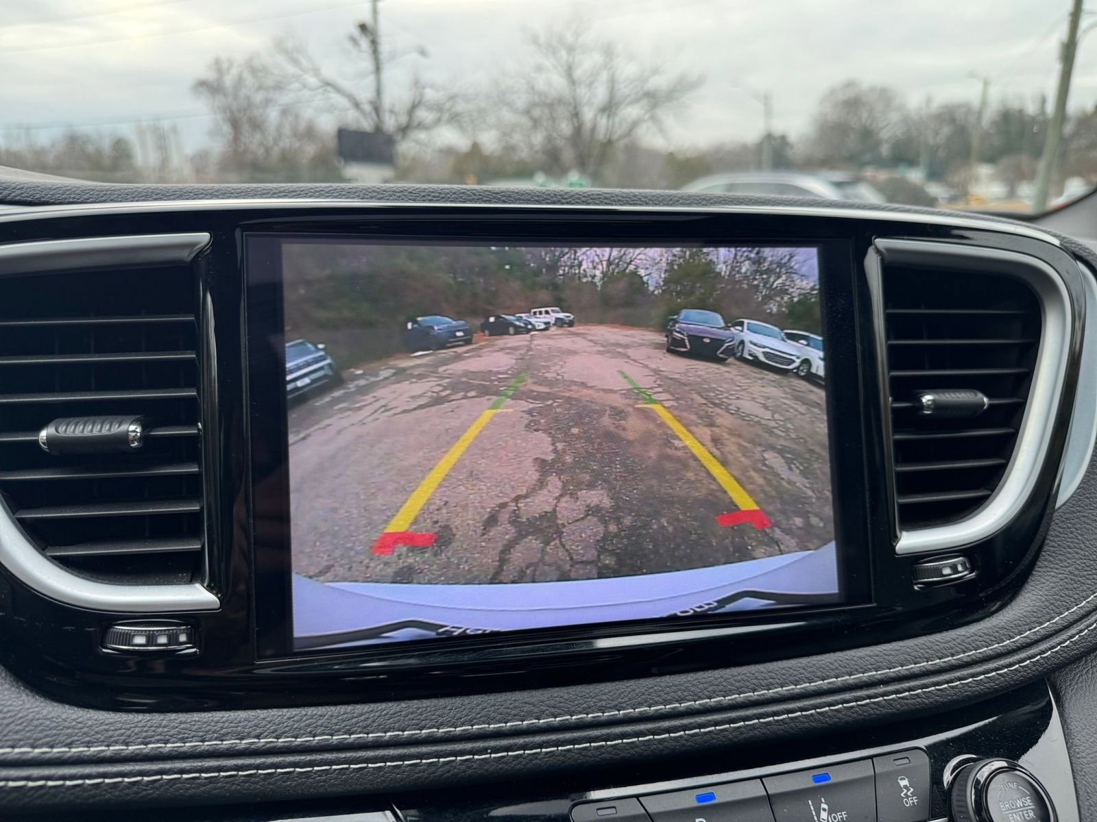 Thumbnail: 2025 Chrysler Pacifica - 17