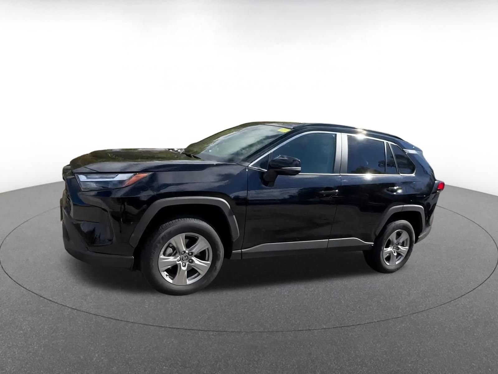 Thumbnail: 2025 Toyota RAV4 - 8