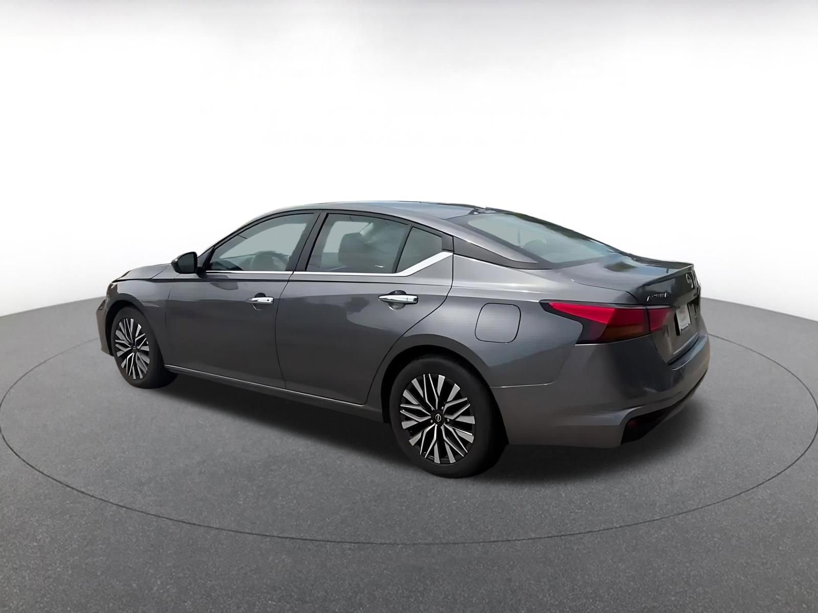 Thumbnail: 2025 Nissan Altima - 10