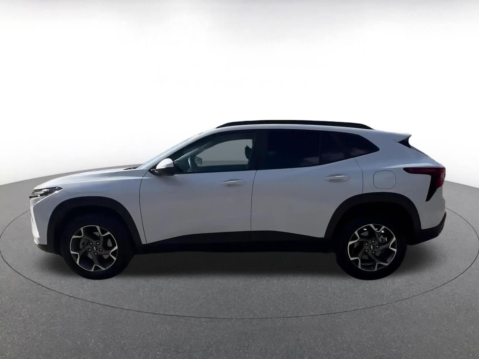 Thumbnail: 2025 Chevrolet Trax - 9