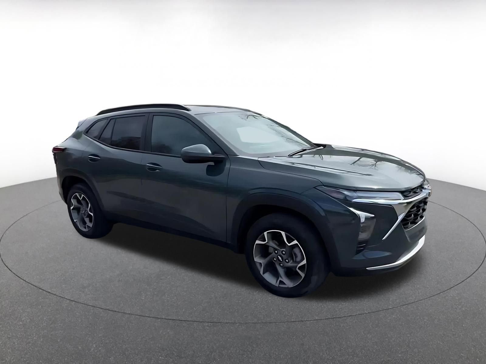 Thumbnail: 2025 Chevrolet Trax - 2