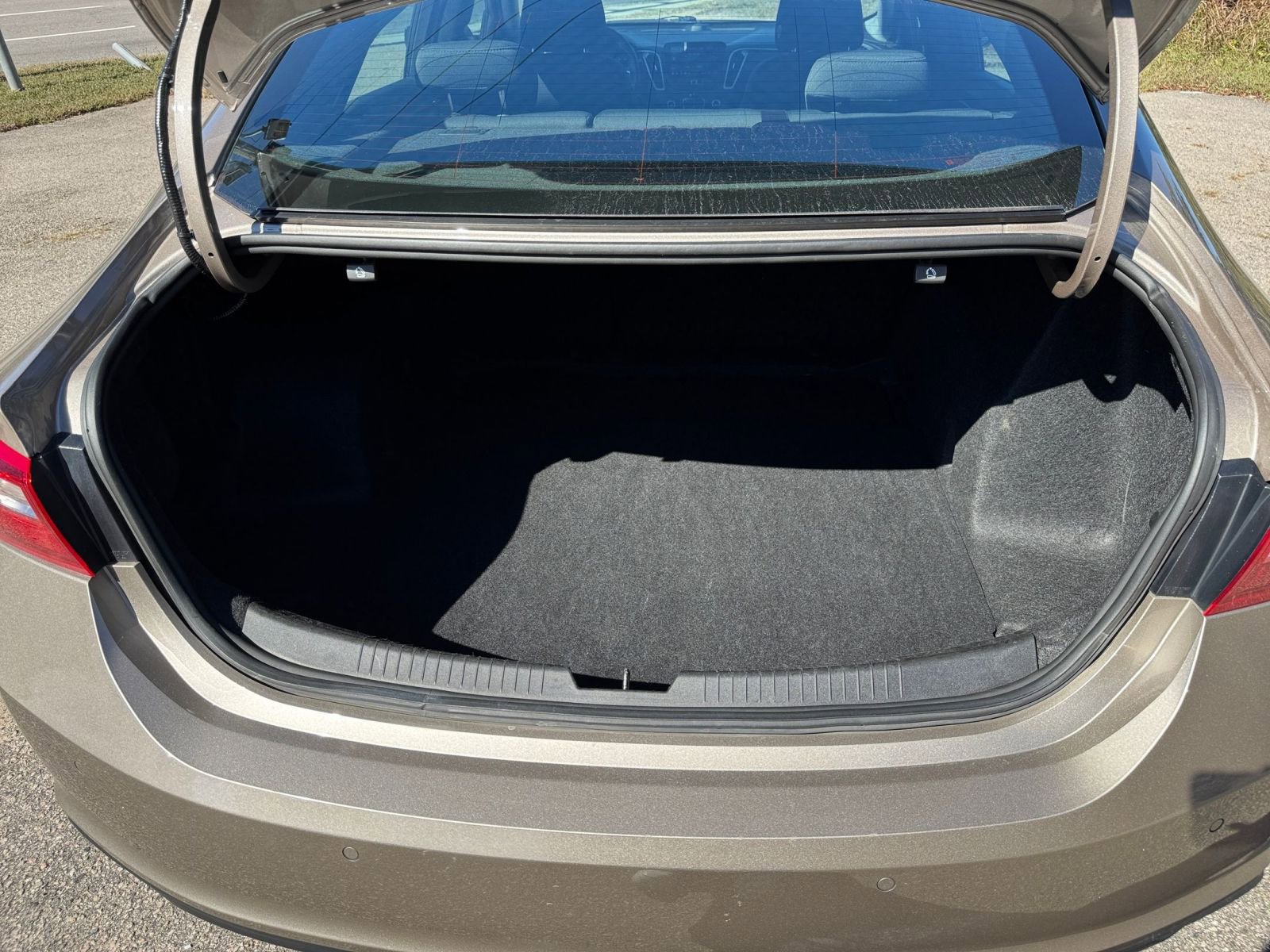 Thumbnail: 2023 Chevrolet Malibu - 25