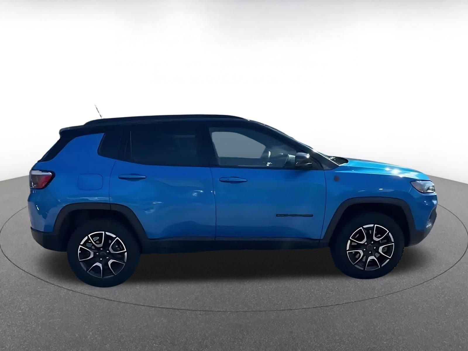 Thumbnail: 2025 Jeep Compass - 16