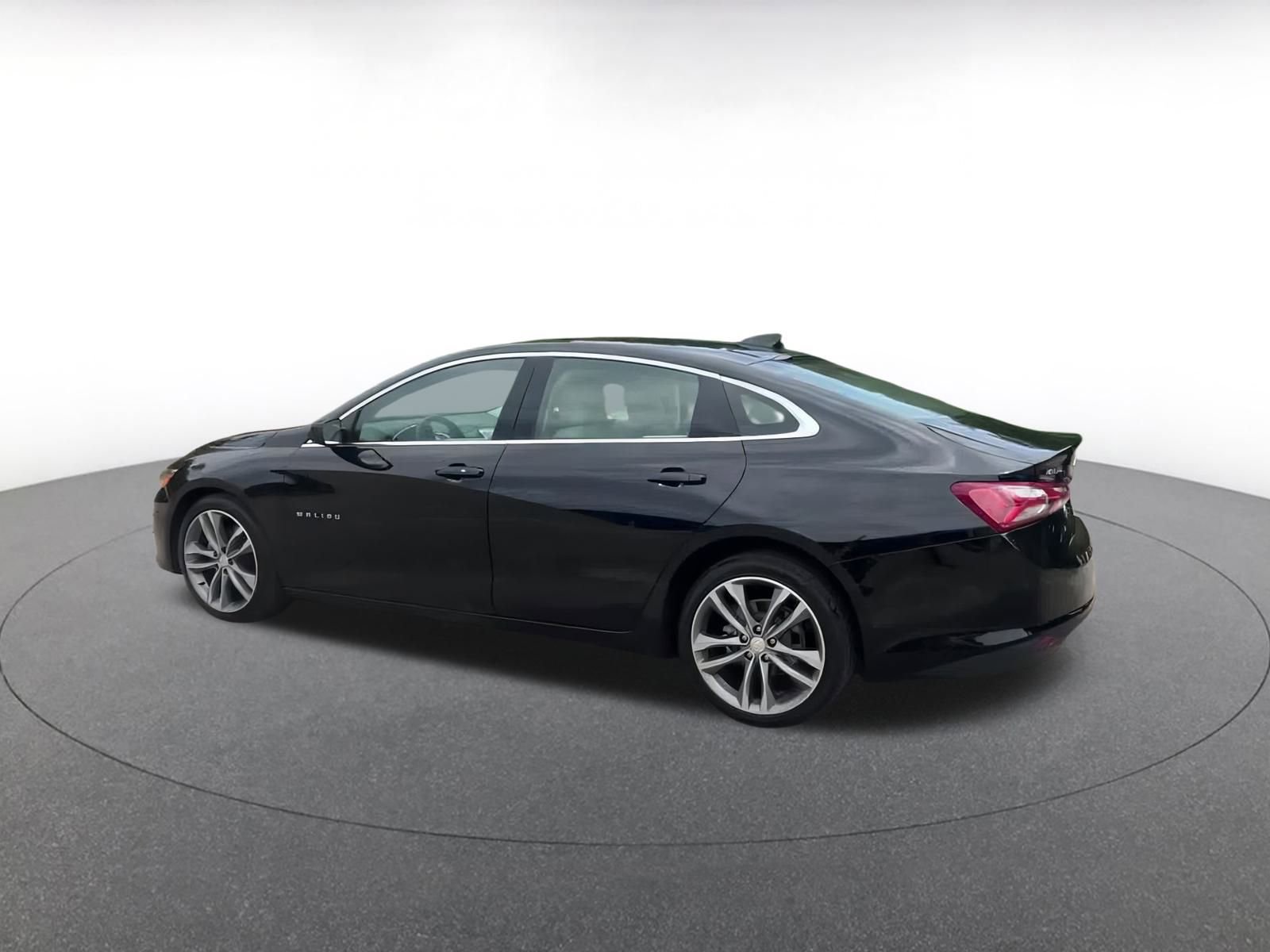 Thumbnail: 2024 Chevrolet Malibu - 10