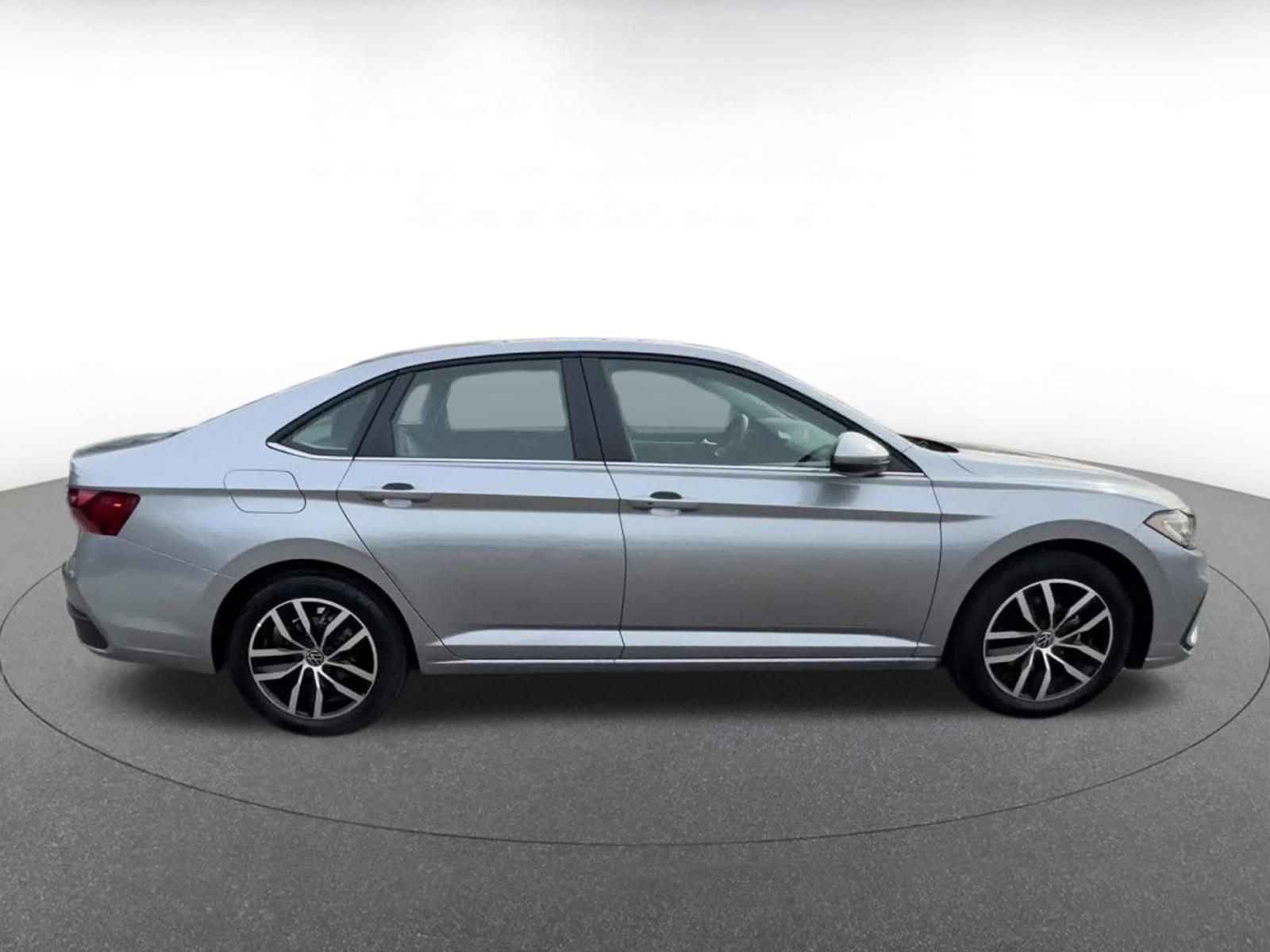 Thumbnail: 2025 Volkswagen Jetta - 16