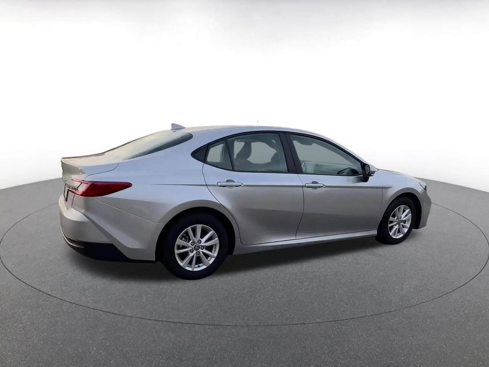 Thumbnail: 2025 Toyota Camry - 15