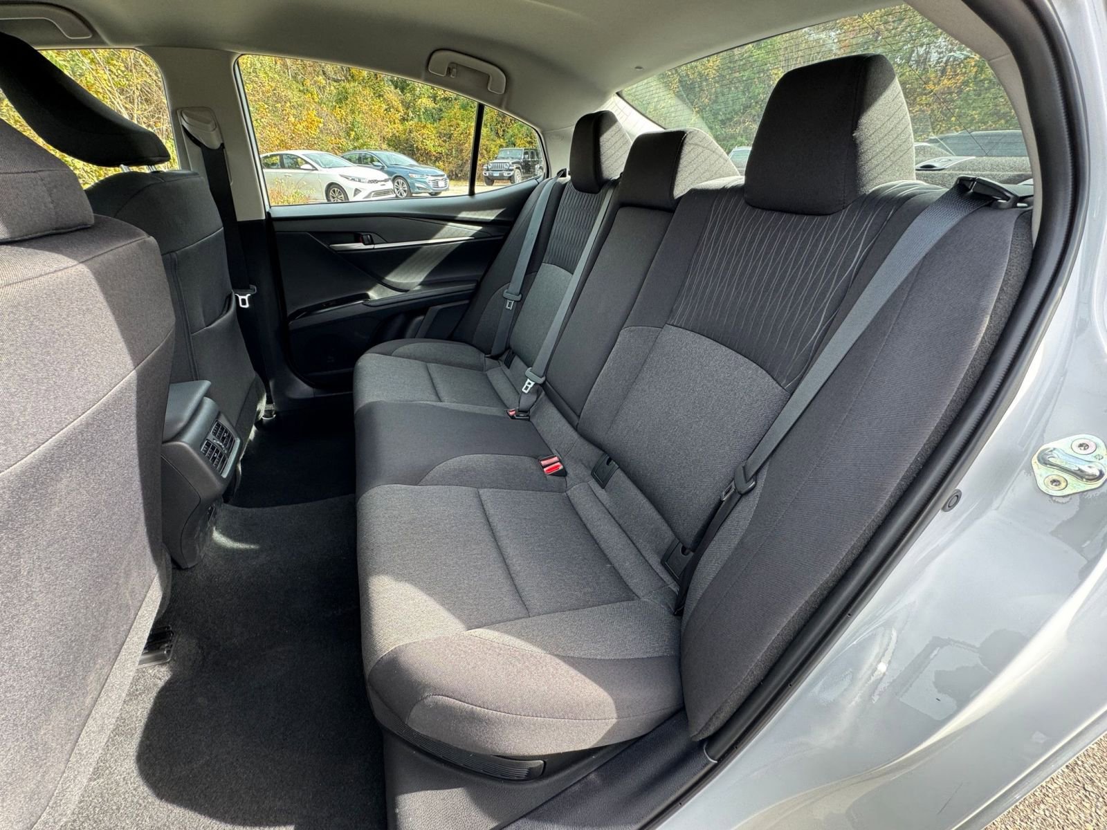 Thumbnail: 2025 Toyota Camry - 32