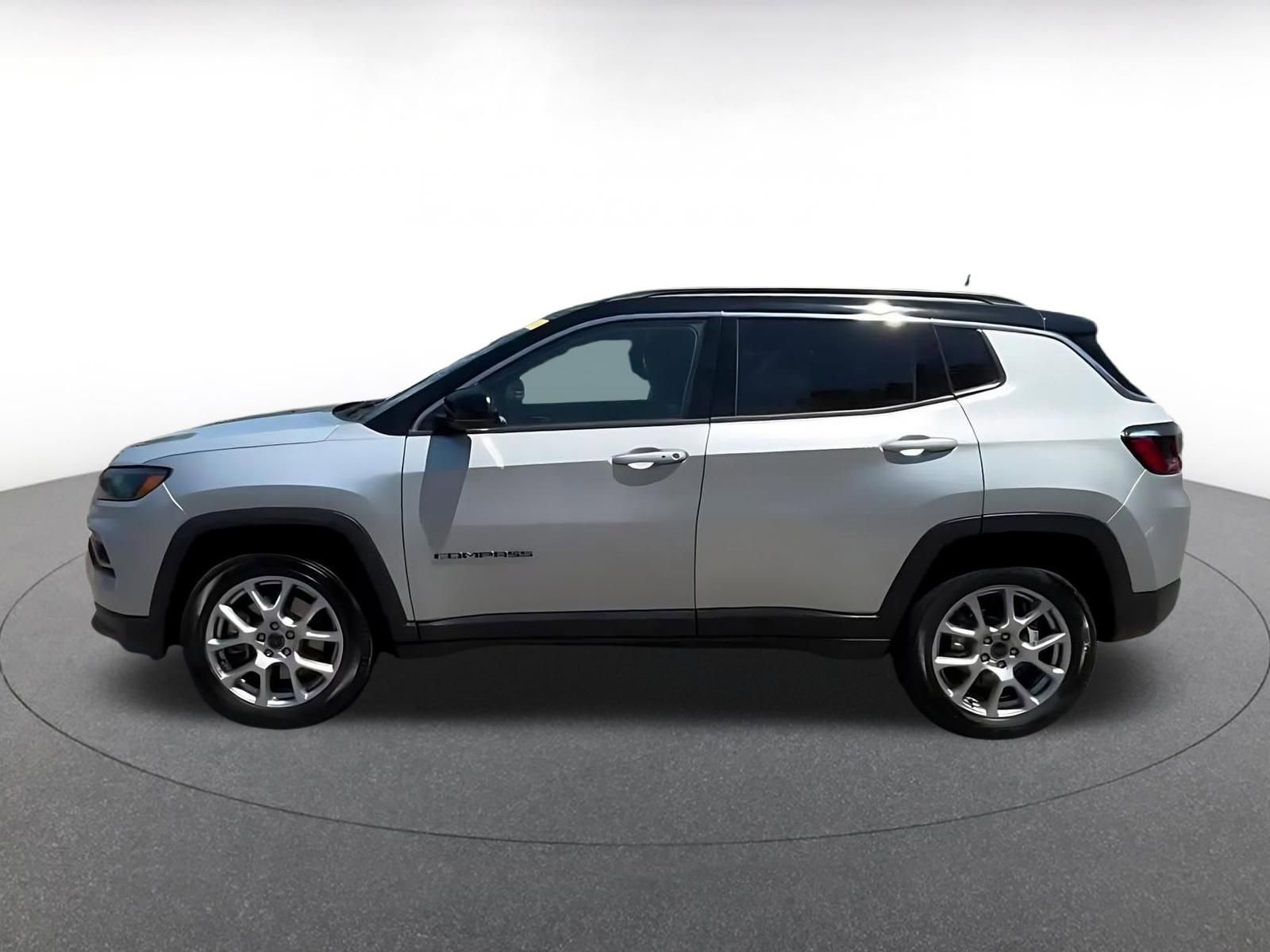 Thumbnail: 2025 Jeep Compass - 9