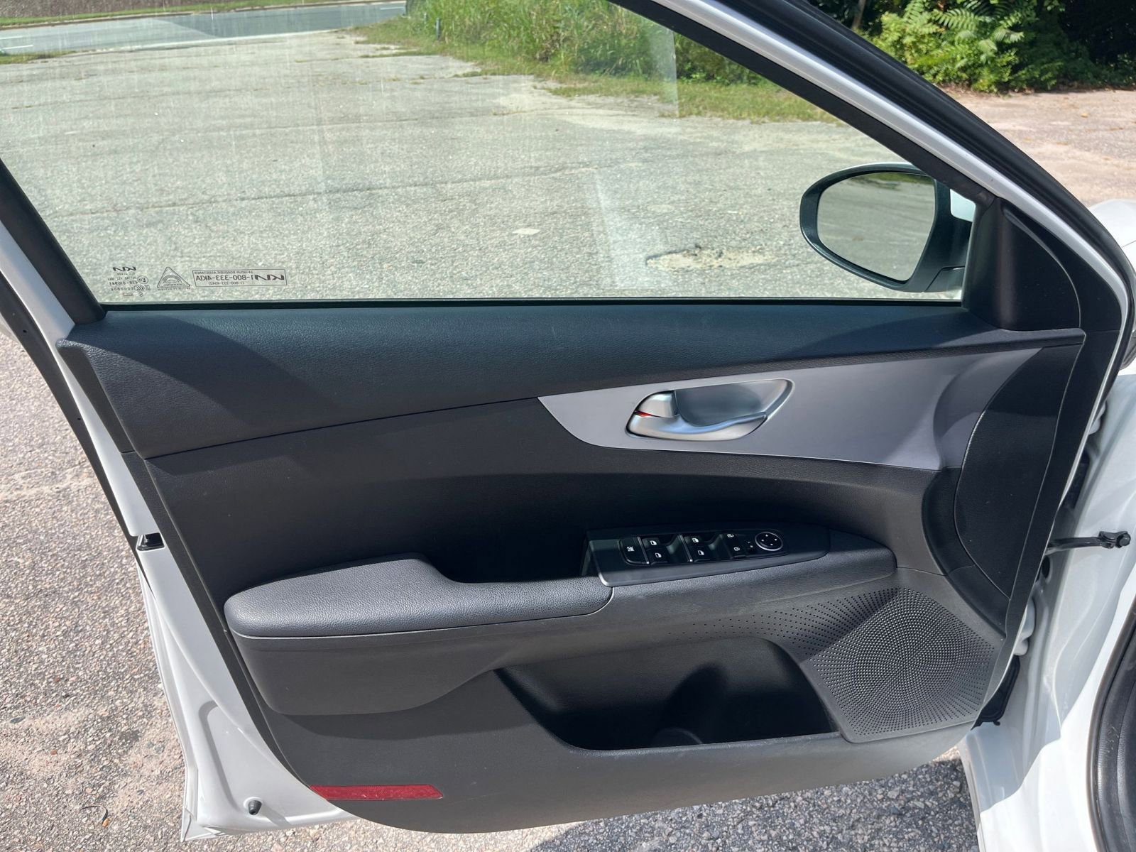 Thumbnail: 2023 Kia Forte - 18