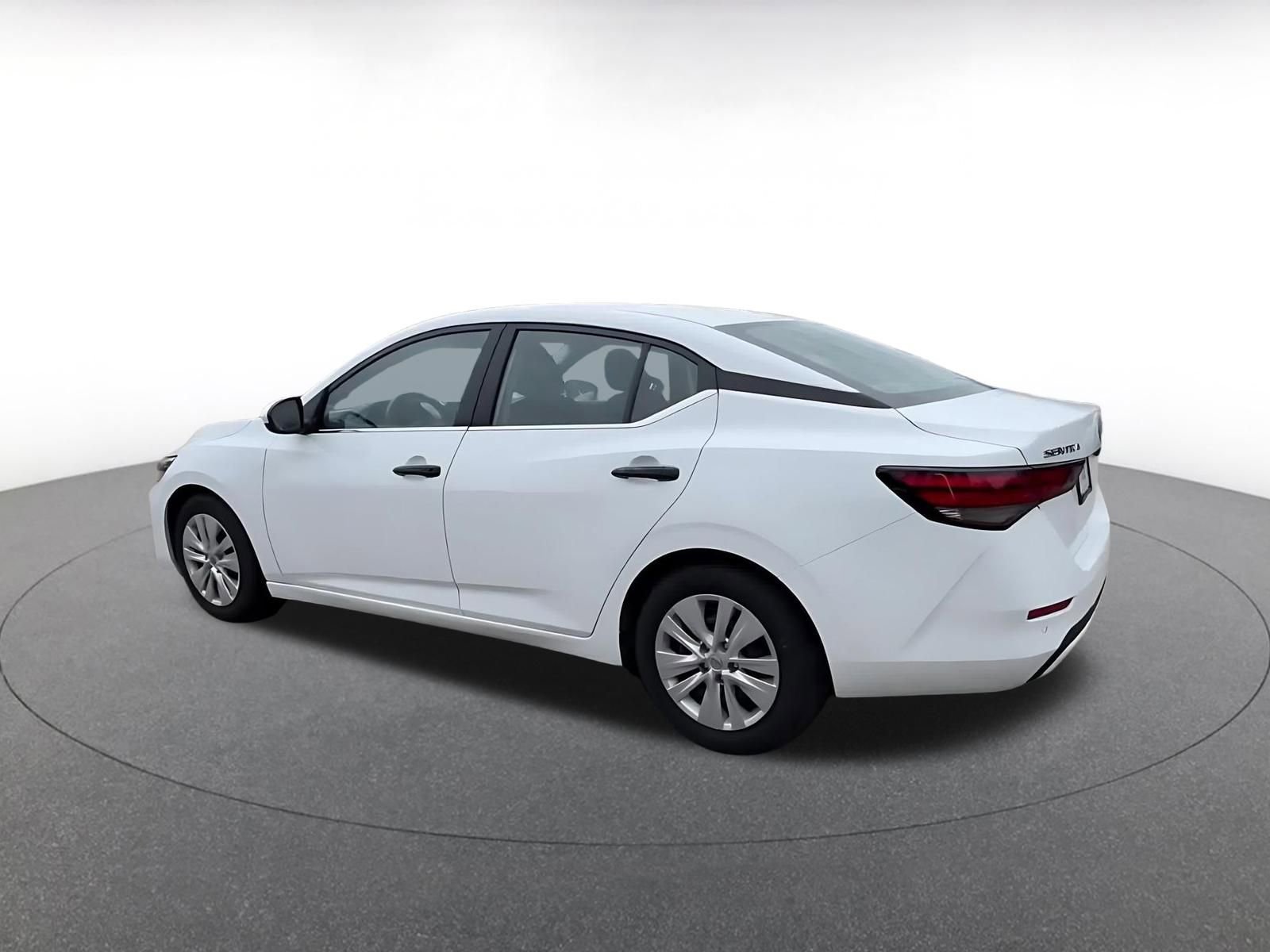 Thumbnail: 2025 Nissan Sentra - 10