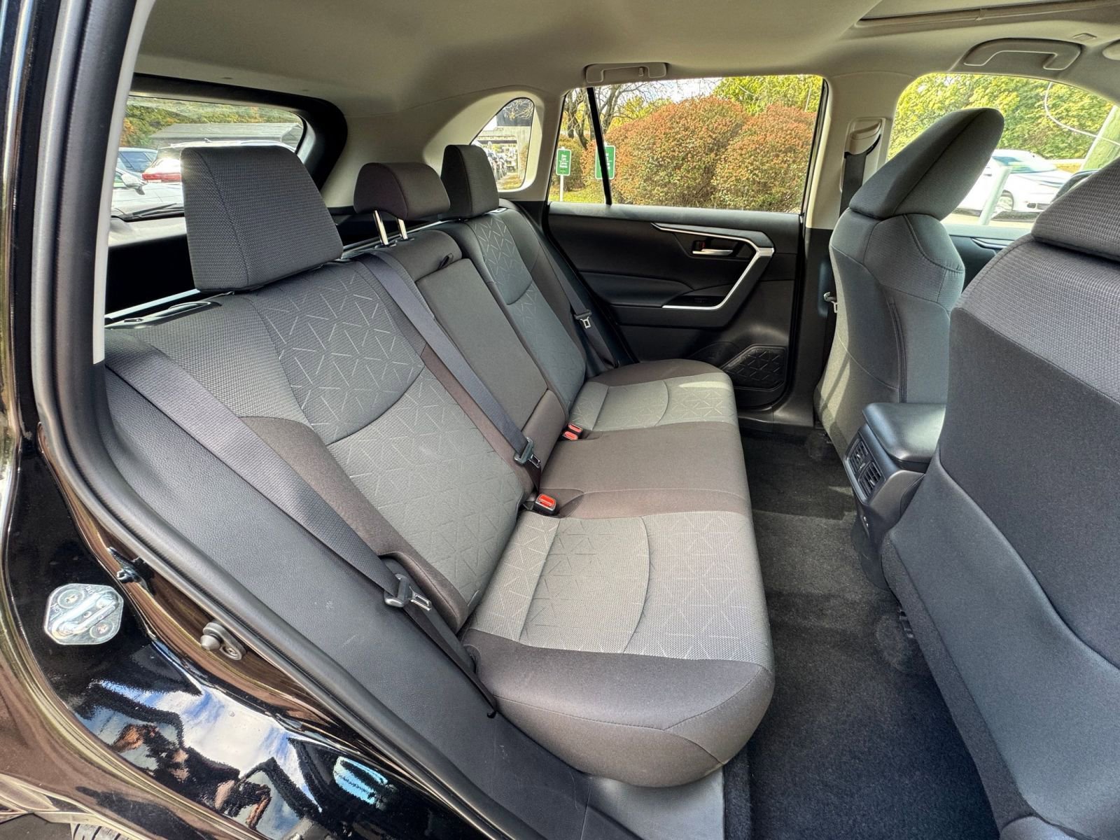 Thumbnail: 2025 Toyota RAV4 - 34