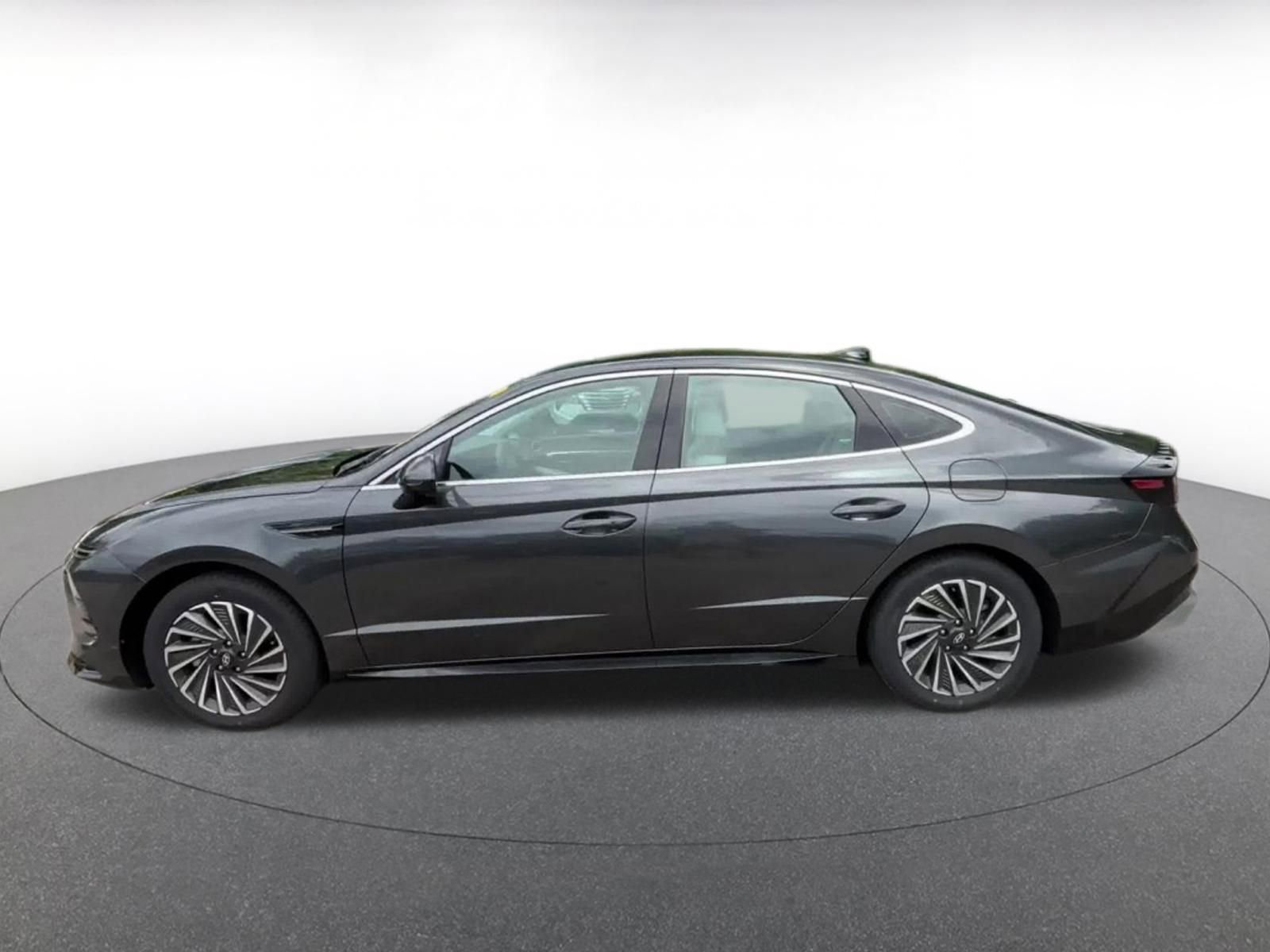 Thumbnail: 2025 Hyundai Sonata - 10